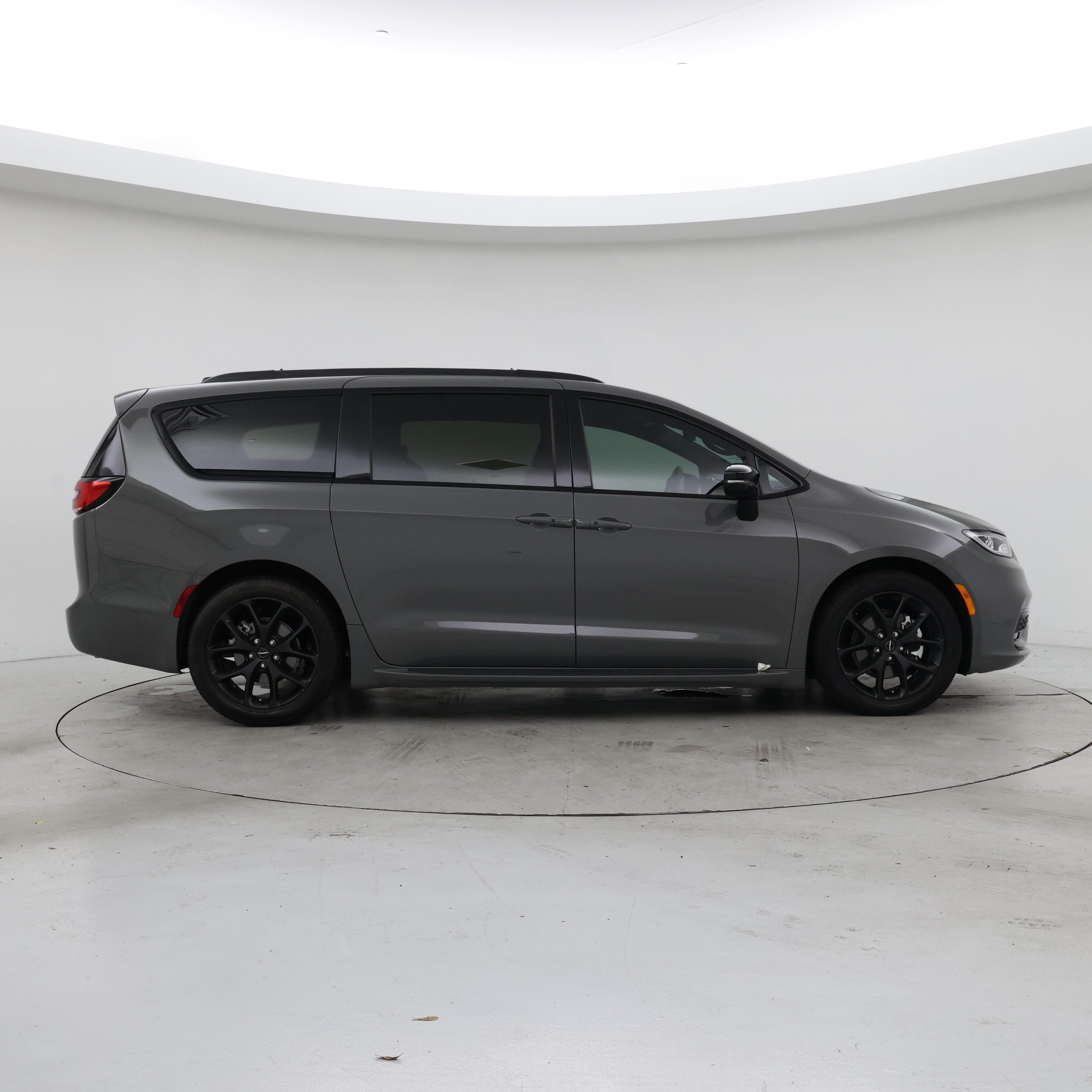 Thumbnail: 2024 Chrysler Pacifica - 7