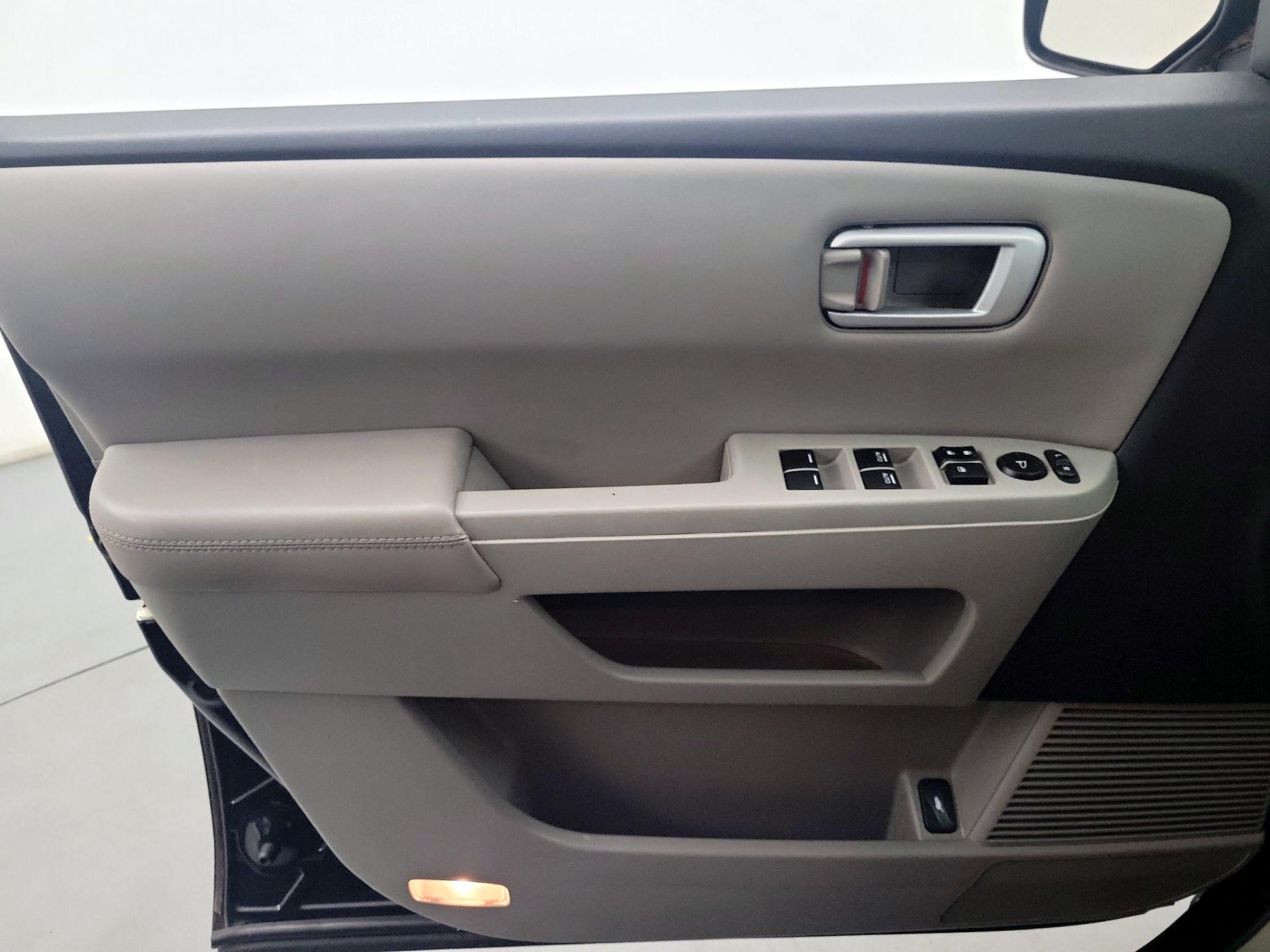 Thumbnail: 2015 Honda Pilot - 12