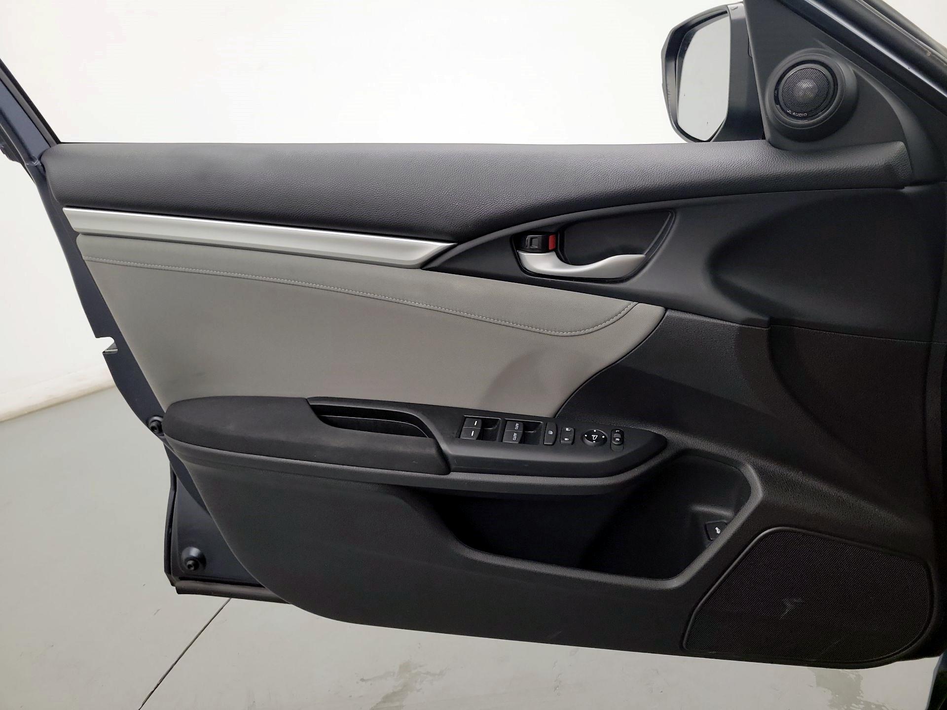 Thumbnail: 2017 Honda Civic - 10