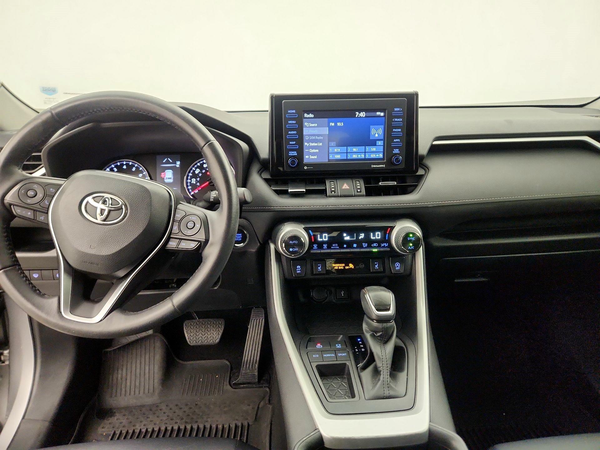 Thumbnail: 2022 Toyota RAV4 - 9