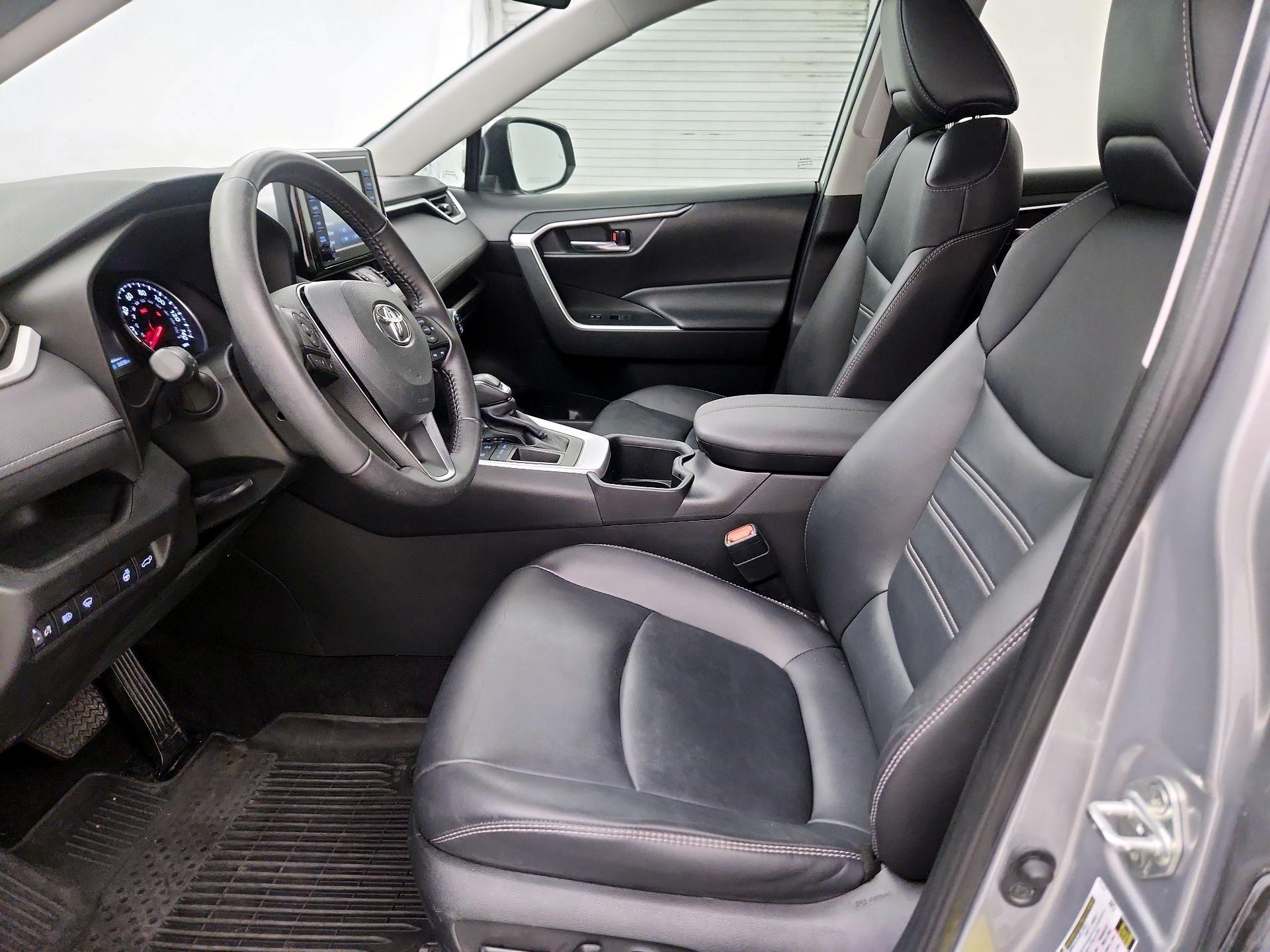 Thumbnail: 2022 Toyota RAV4 - 11