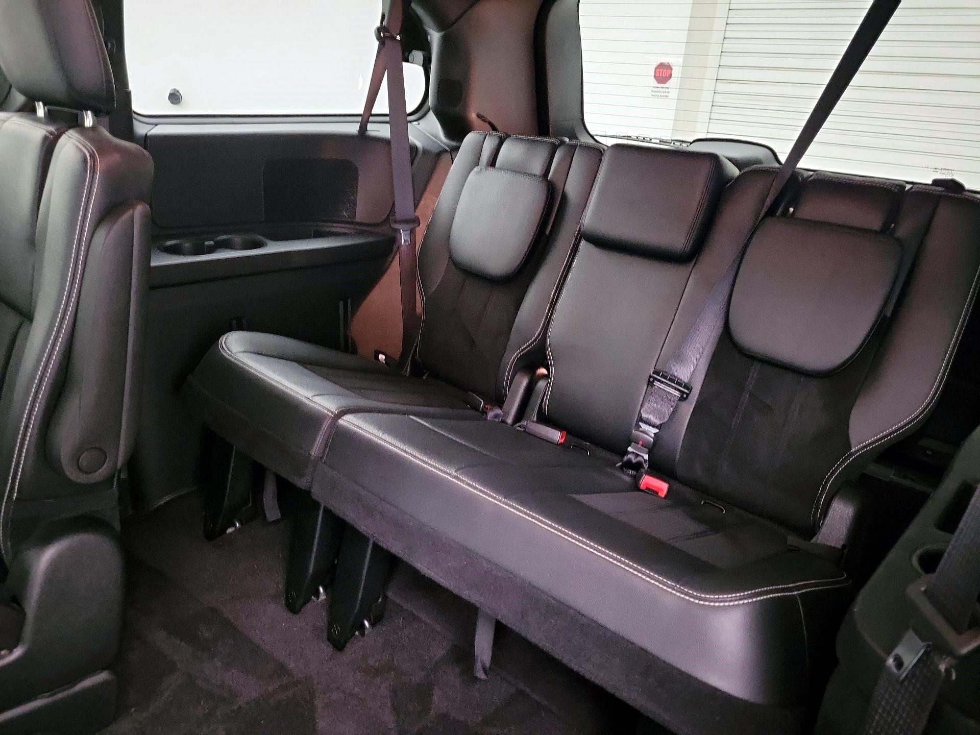 Thumbnail: 2017 Dodge Grand Caravan - 18