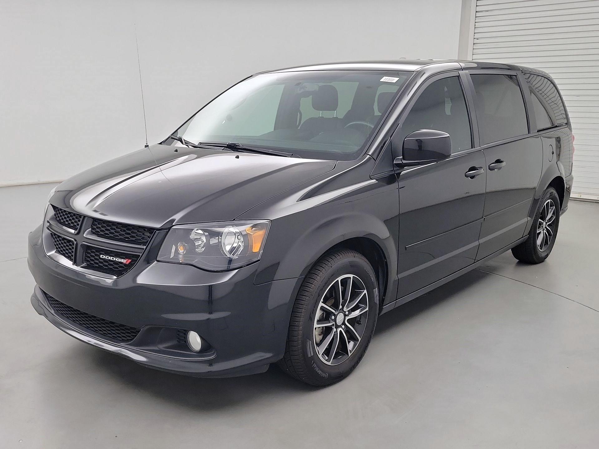Thumbnail: 2017 Dodge Grand Caravan - 3