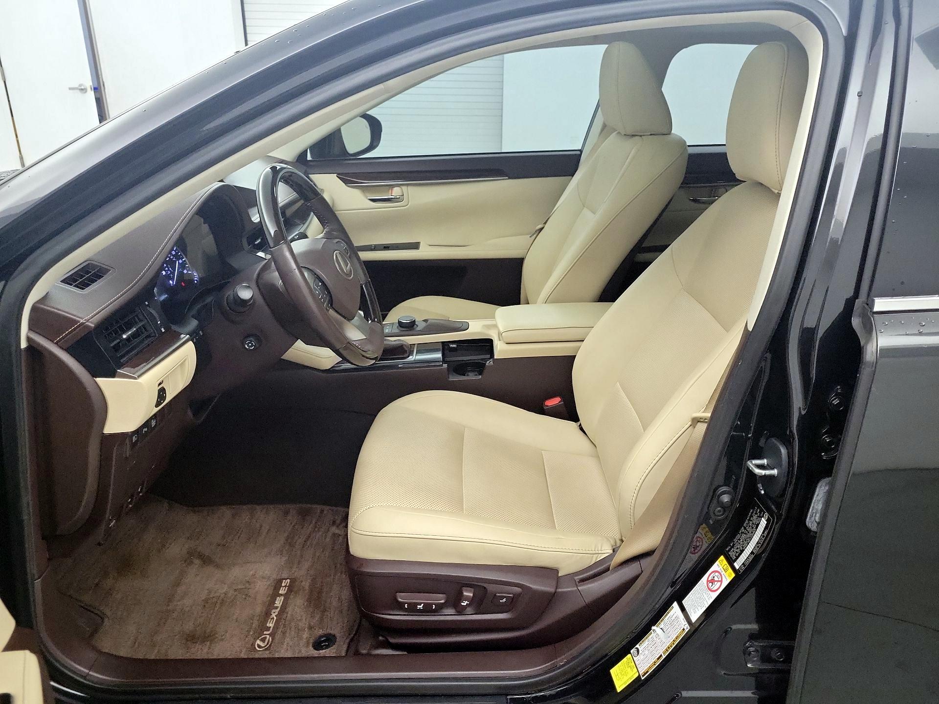 Thumbnail: 2018 Lexus ES - 9