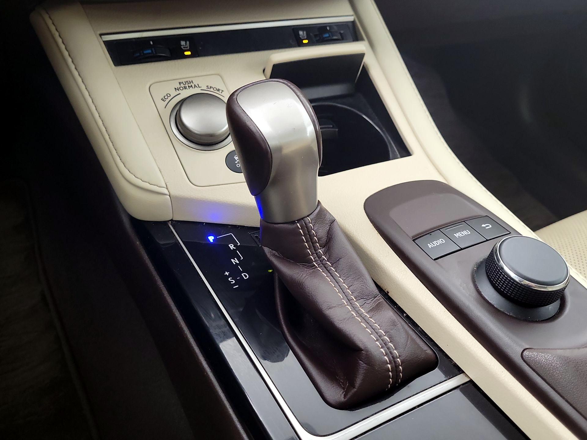 Thumbnail: 2018 Lexus ES - 15