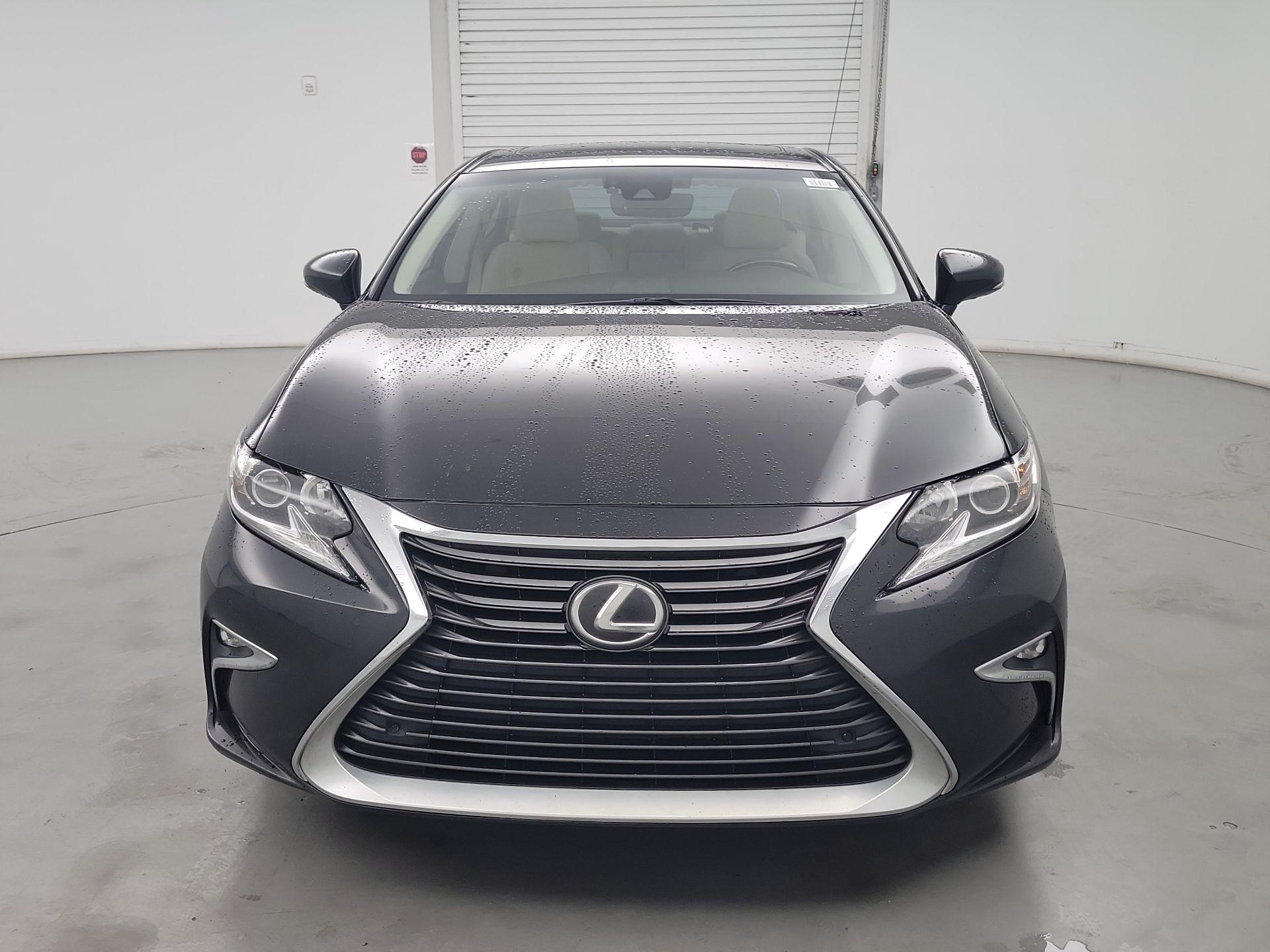 Thumbnail: 2018 Lexus ES - 2