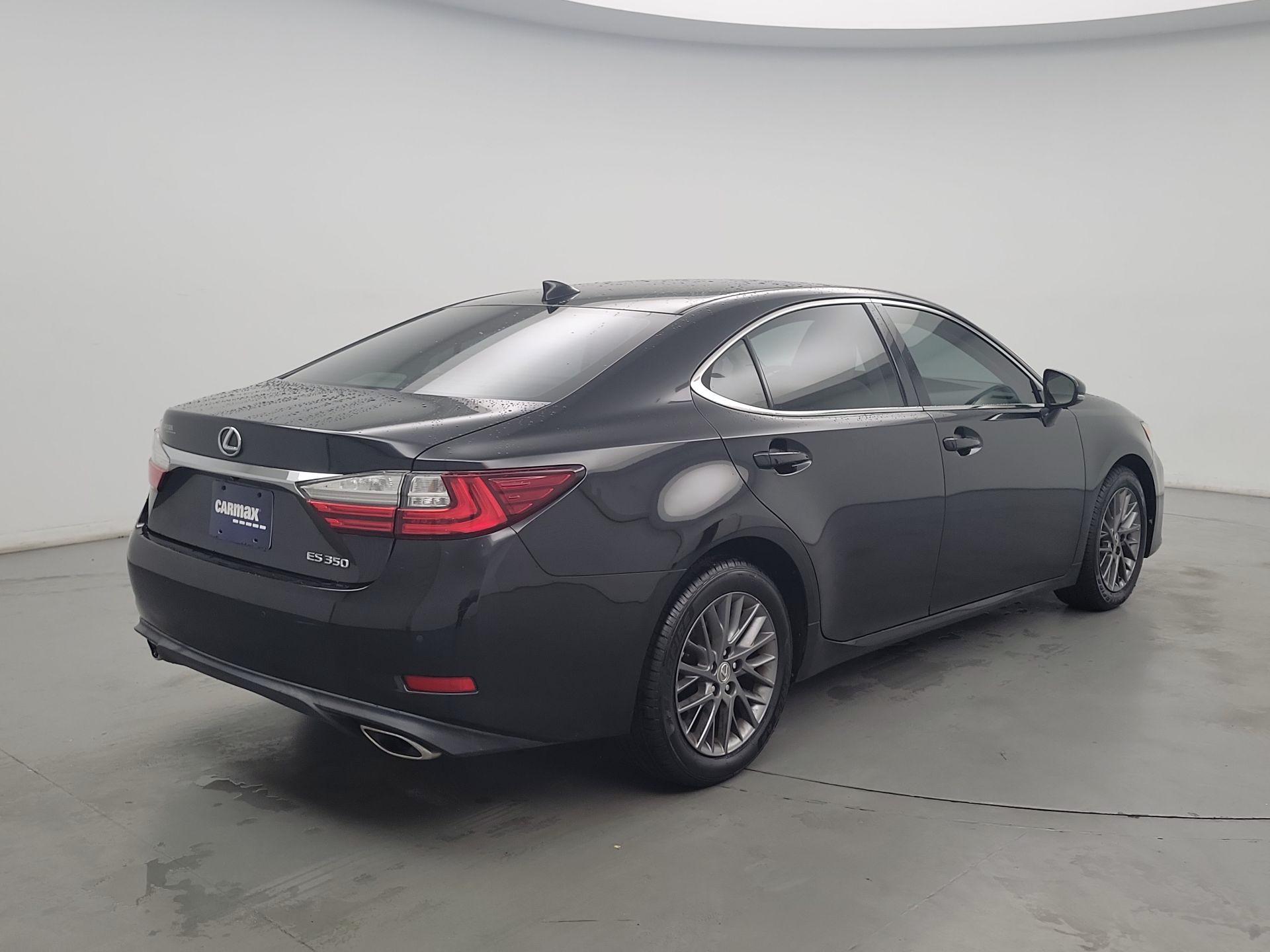 Thumbnail: 2018 Lexus ES - 5