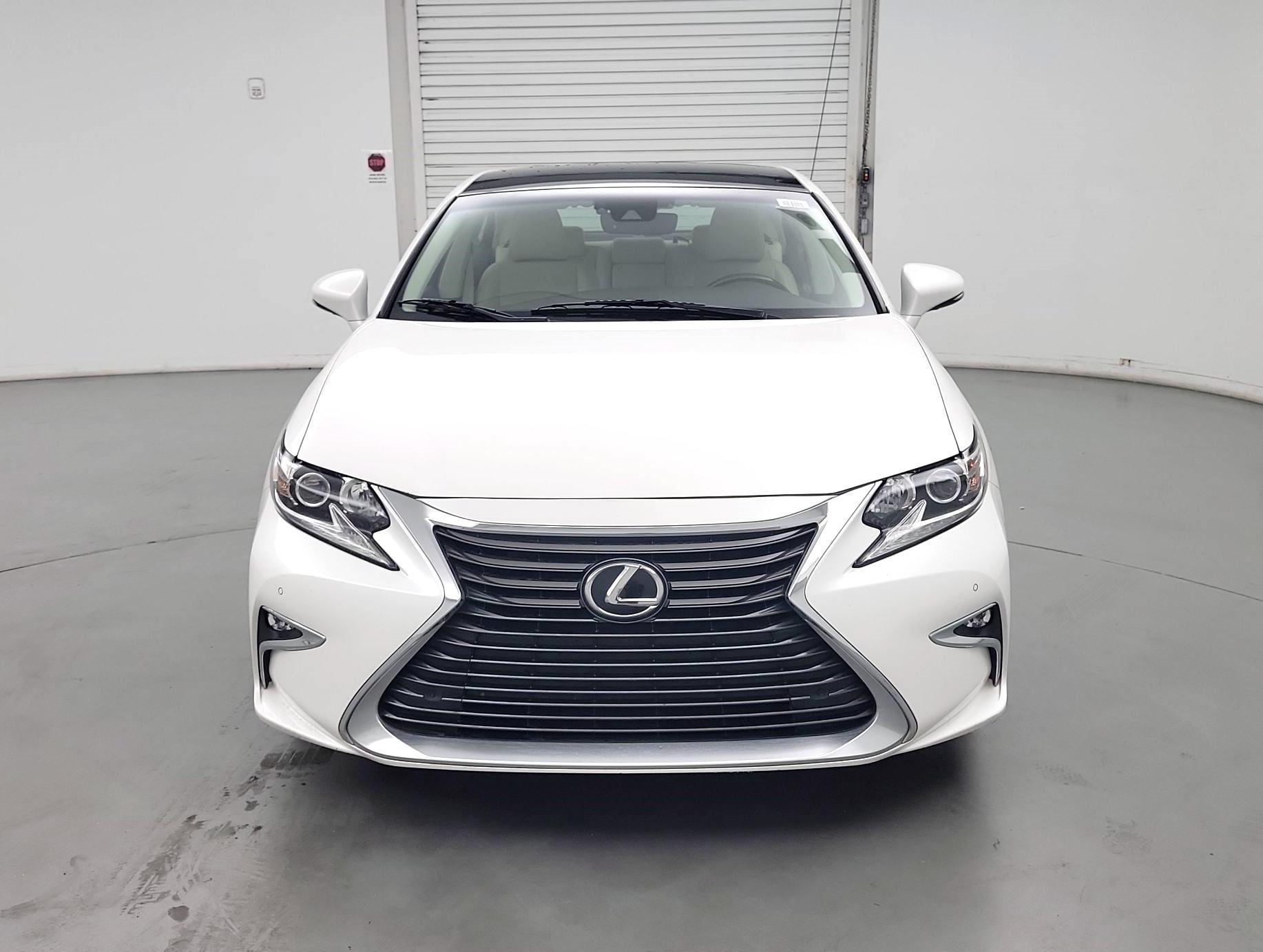 Thumbnail: 2017 Lexus ES - 2