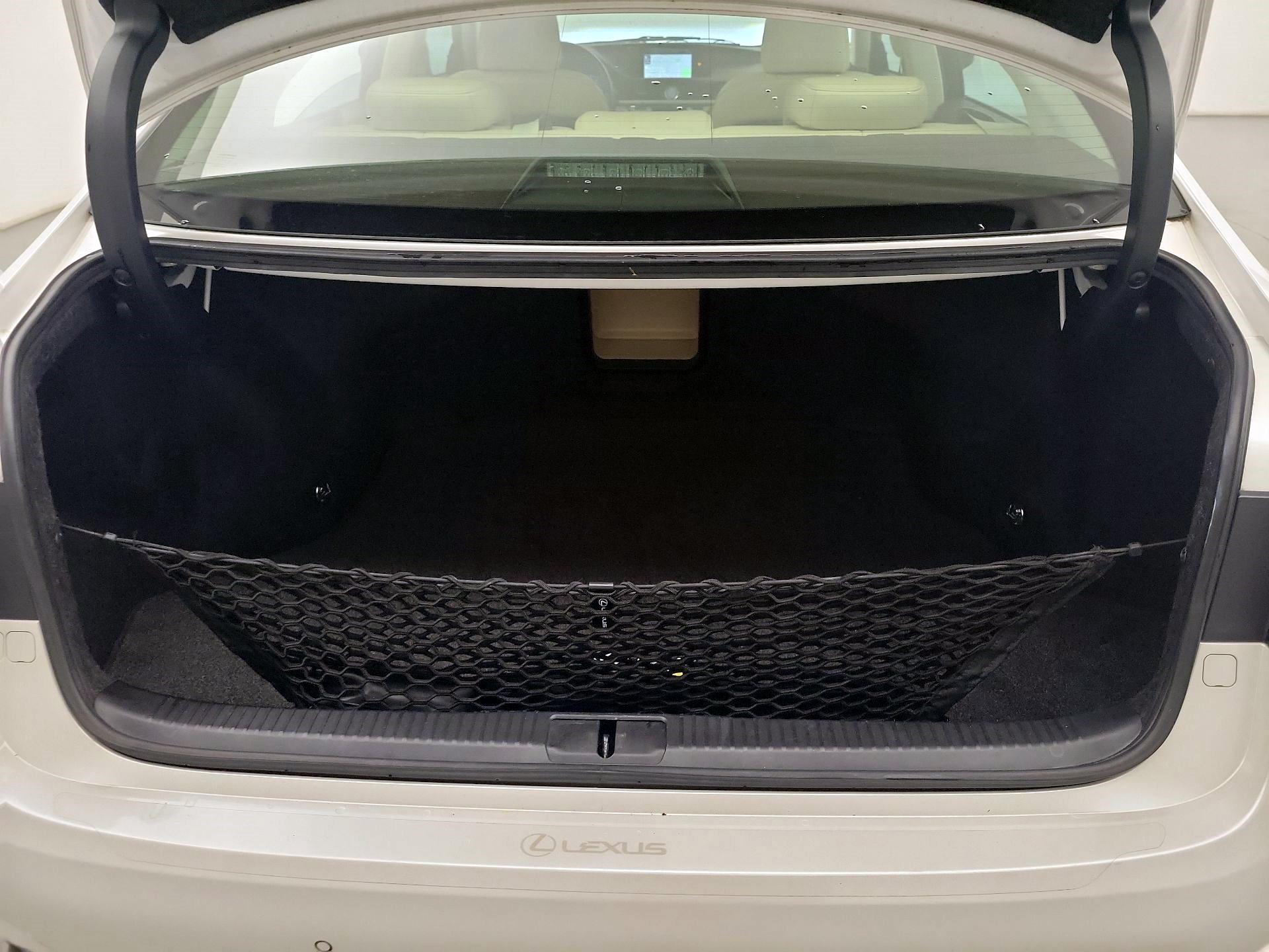 Thumbnail: 2017 Lexus ES - 20
