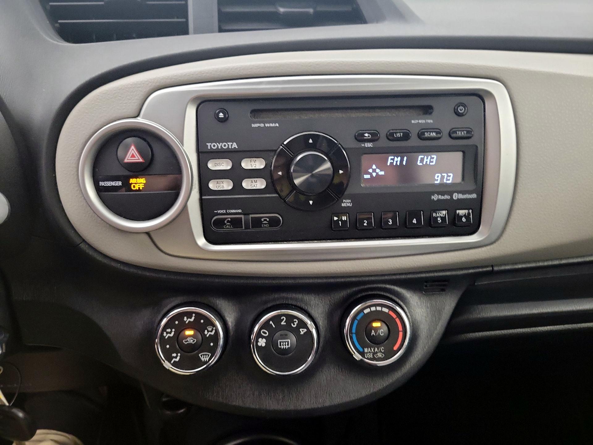 Thumbnail: 2014 Toyota Yaris - 14