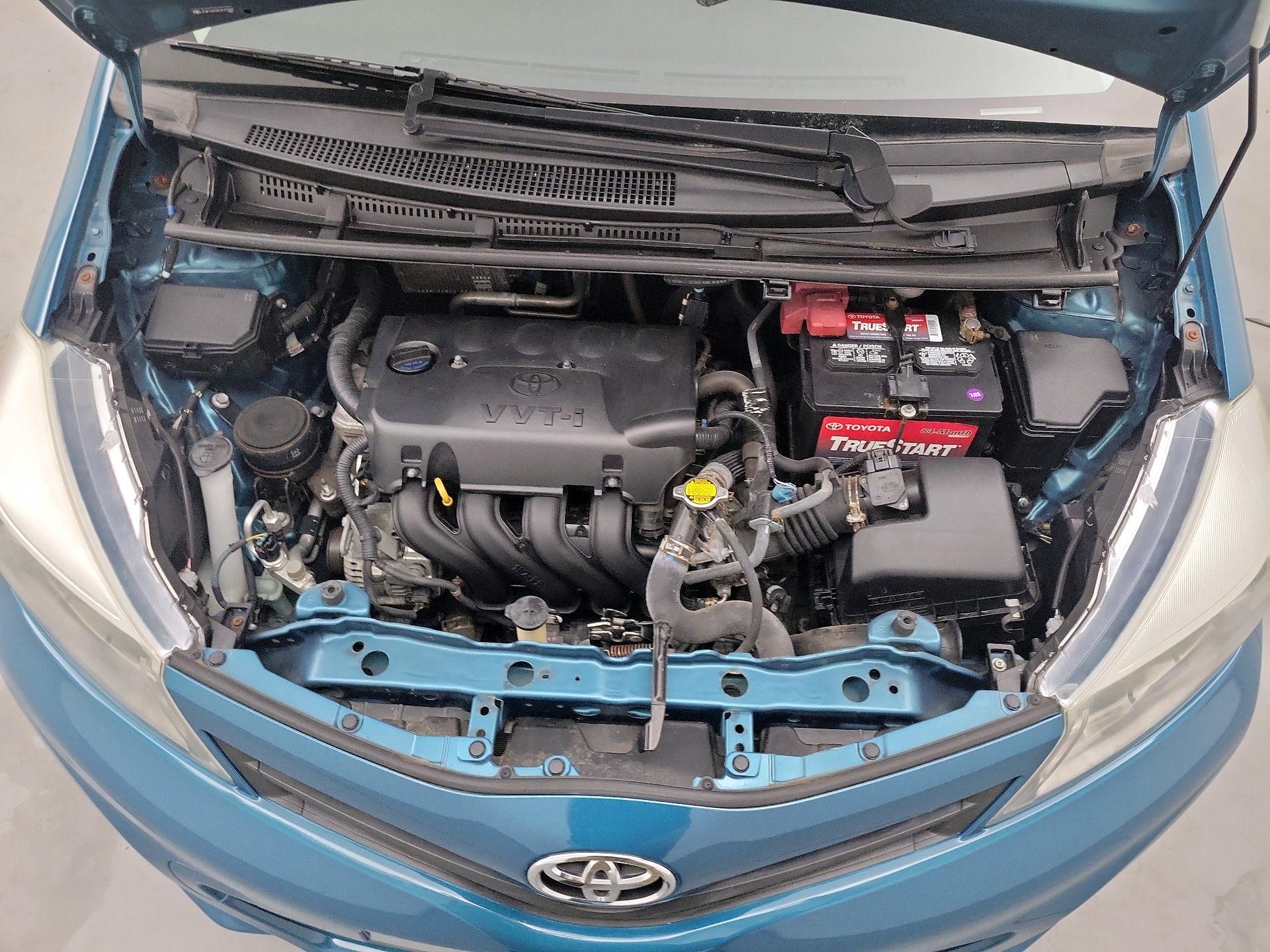 Thumbnail: 2014 Toyota Yaris - 19