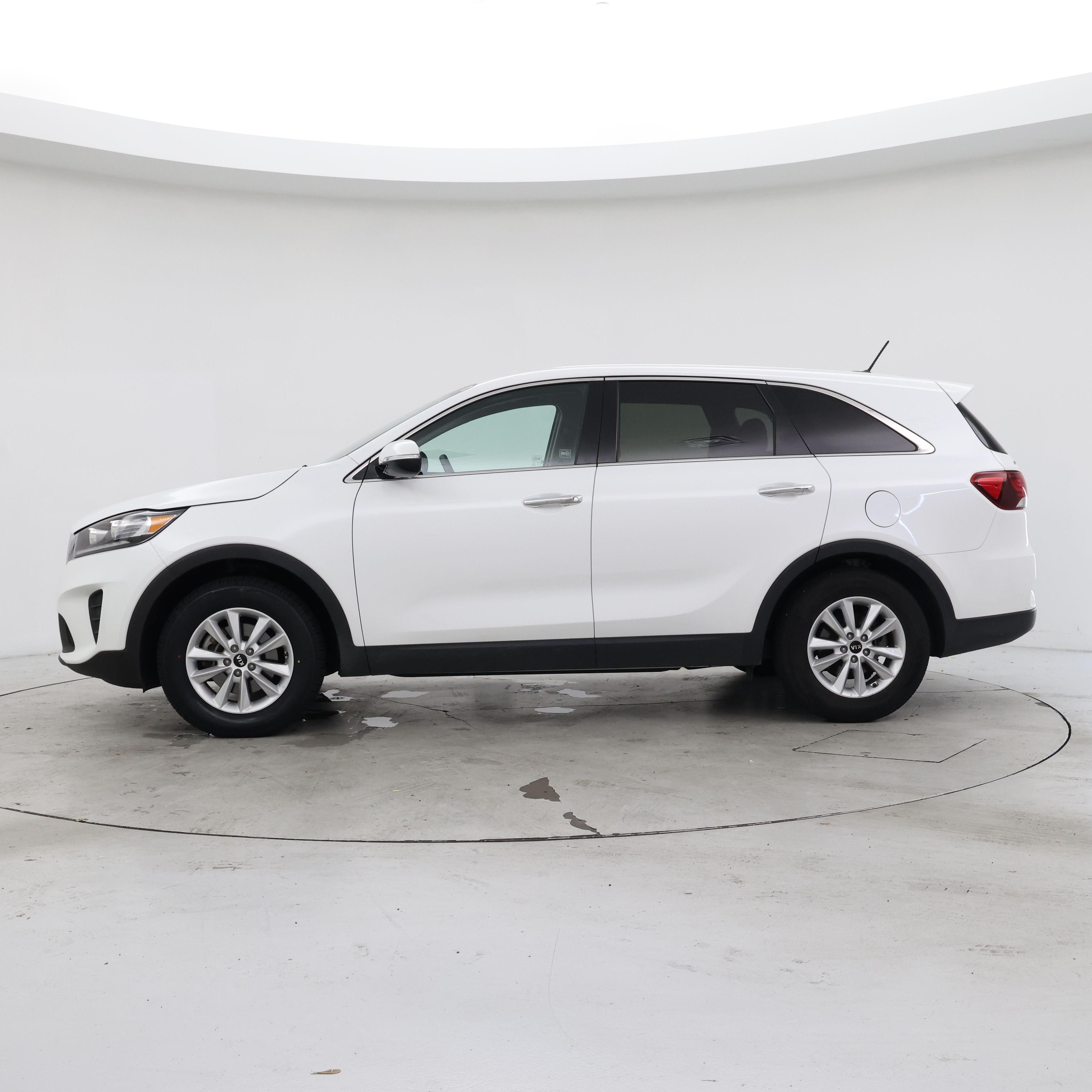 Thumbnail: 2020 Kia Sorento - 3