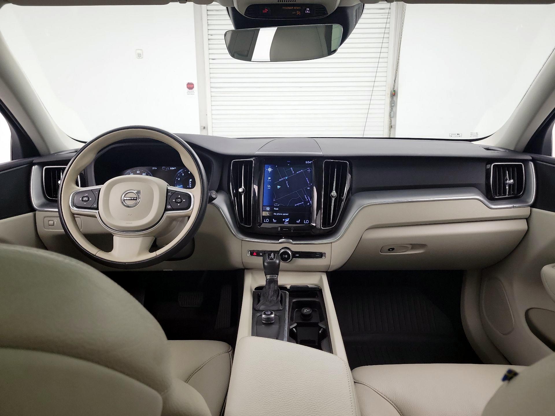 Thumbnail: 2018 Volvo XC60 - 9