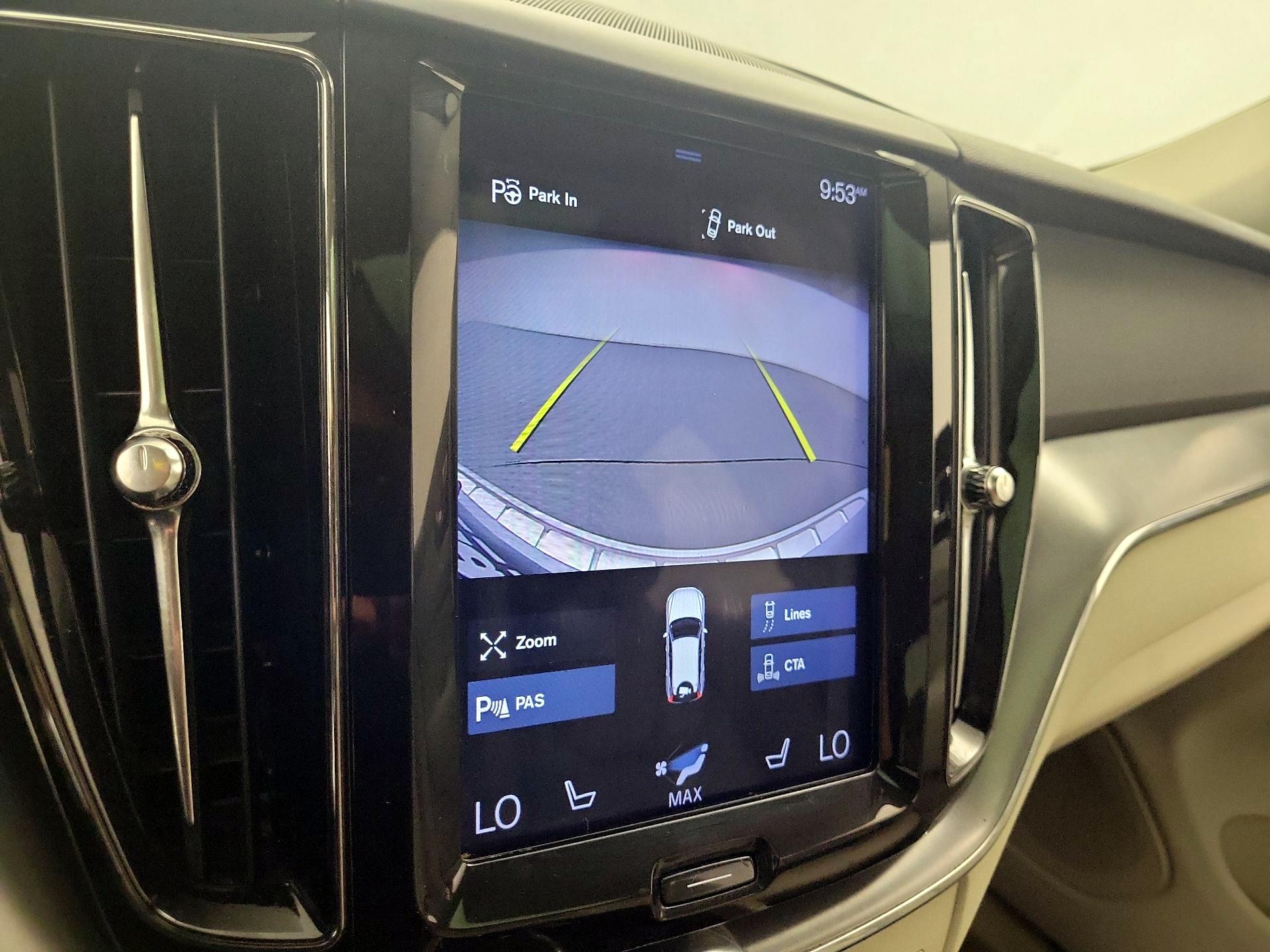 Thumbnail: 2018 Volvo XC60 - 15