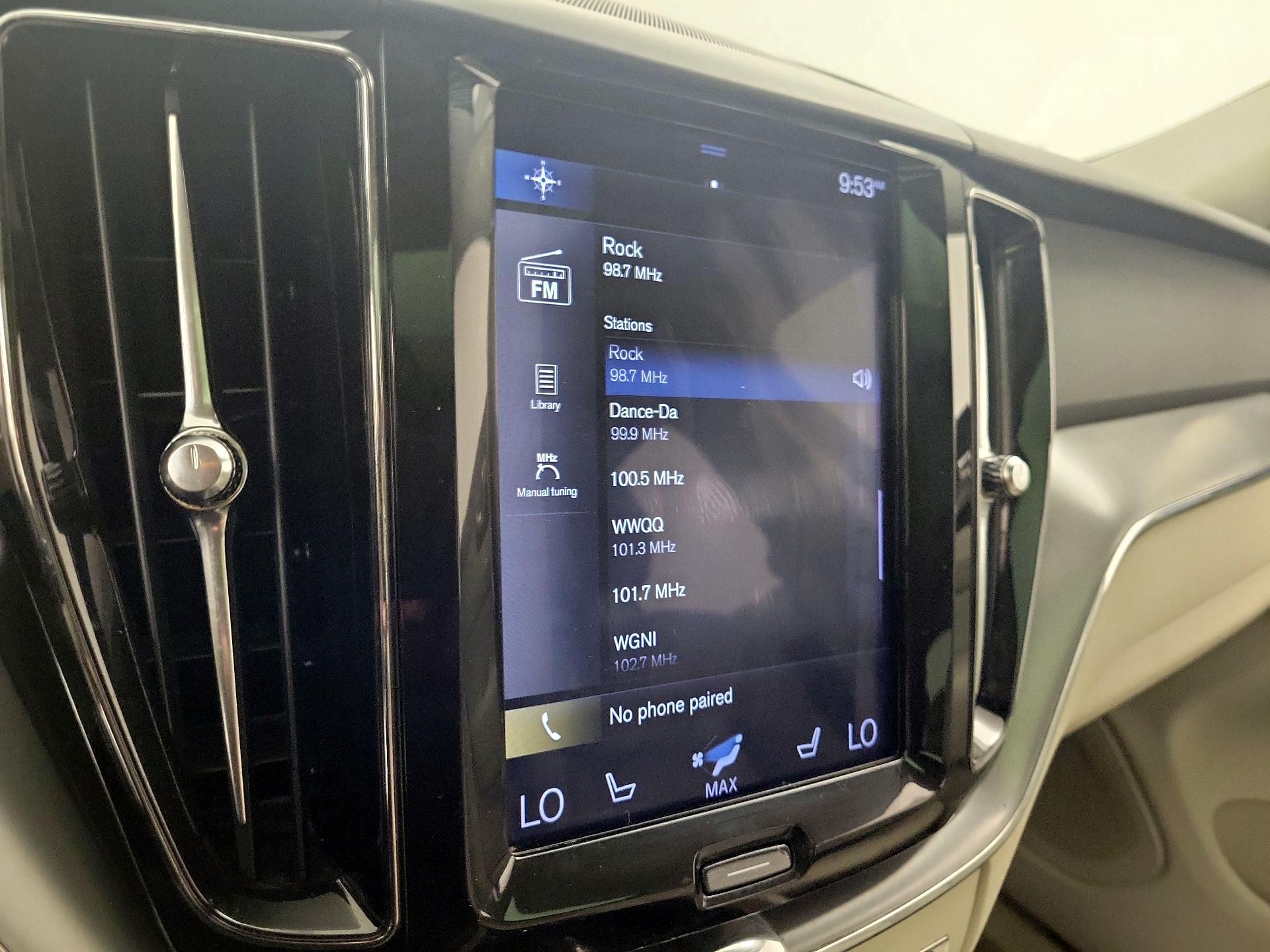 Thumbnail: 2018 Volvo XC60 - 16