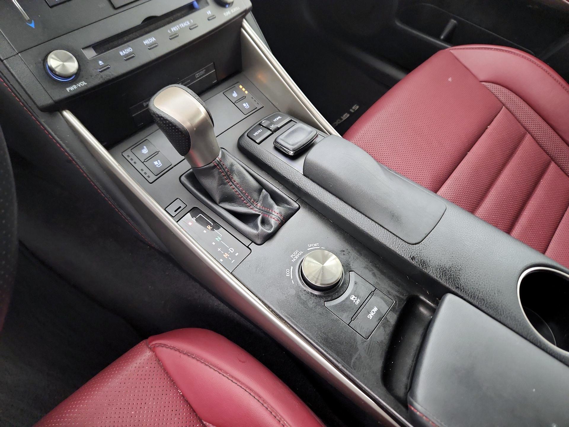 Thumbnail: 2015 Lexus IS - 18
