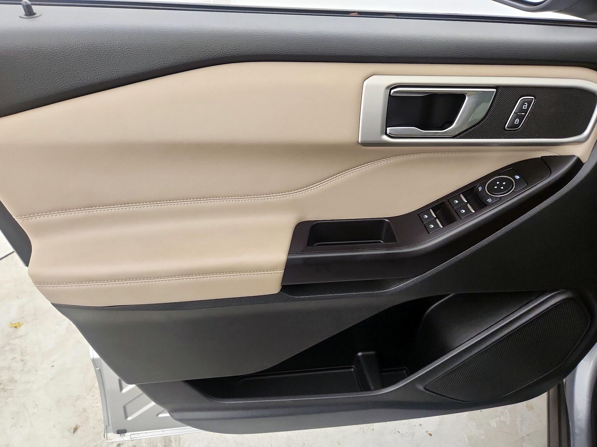 Thumbnail: 2020 Ford Explorer - 12