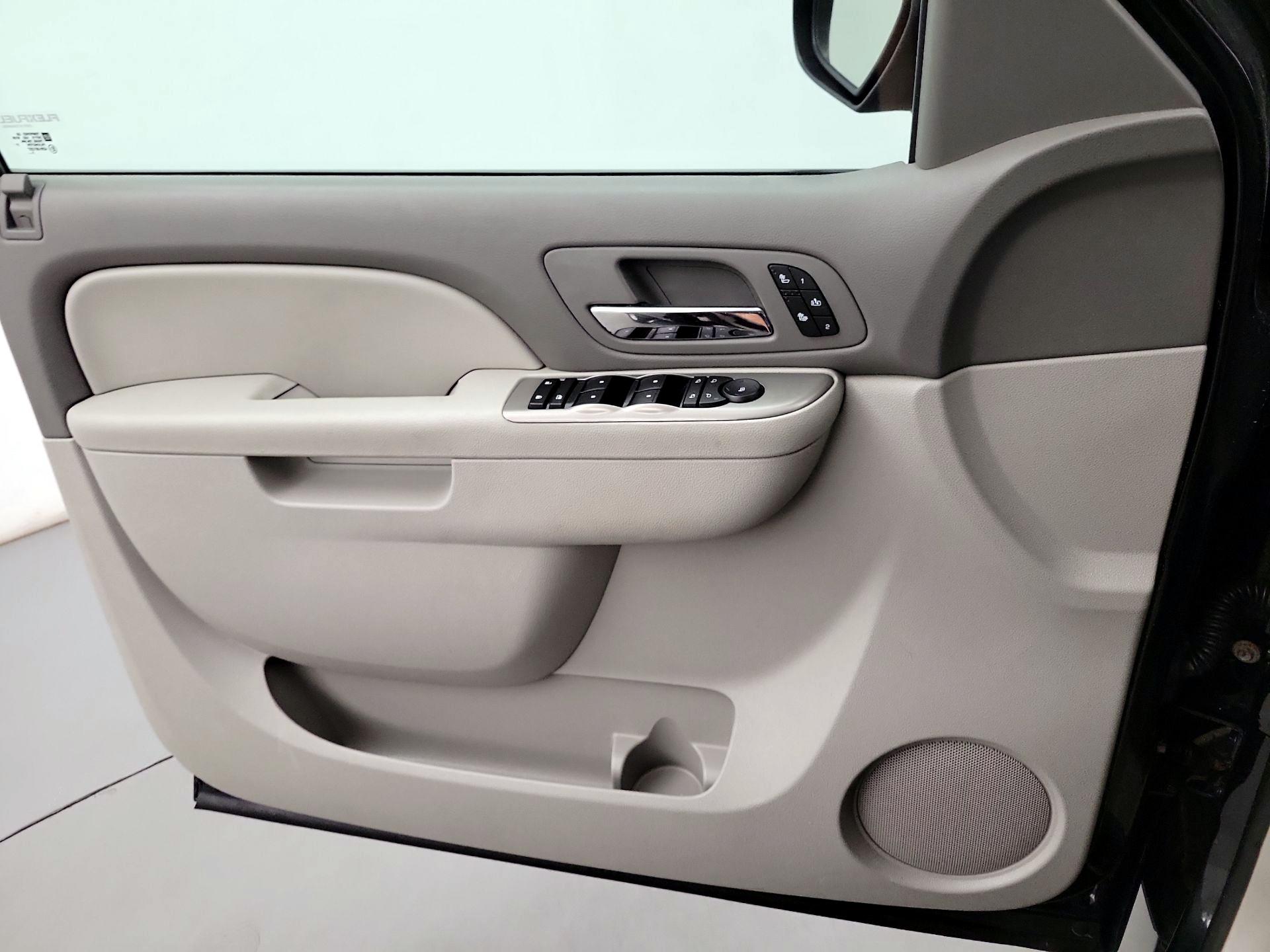 Thumbnail: 2014 Chevrolet Tahoe - 12