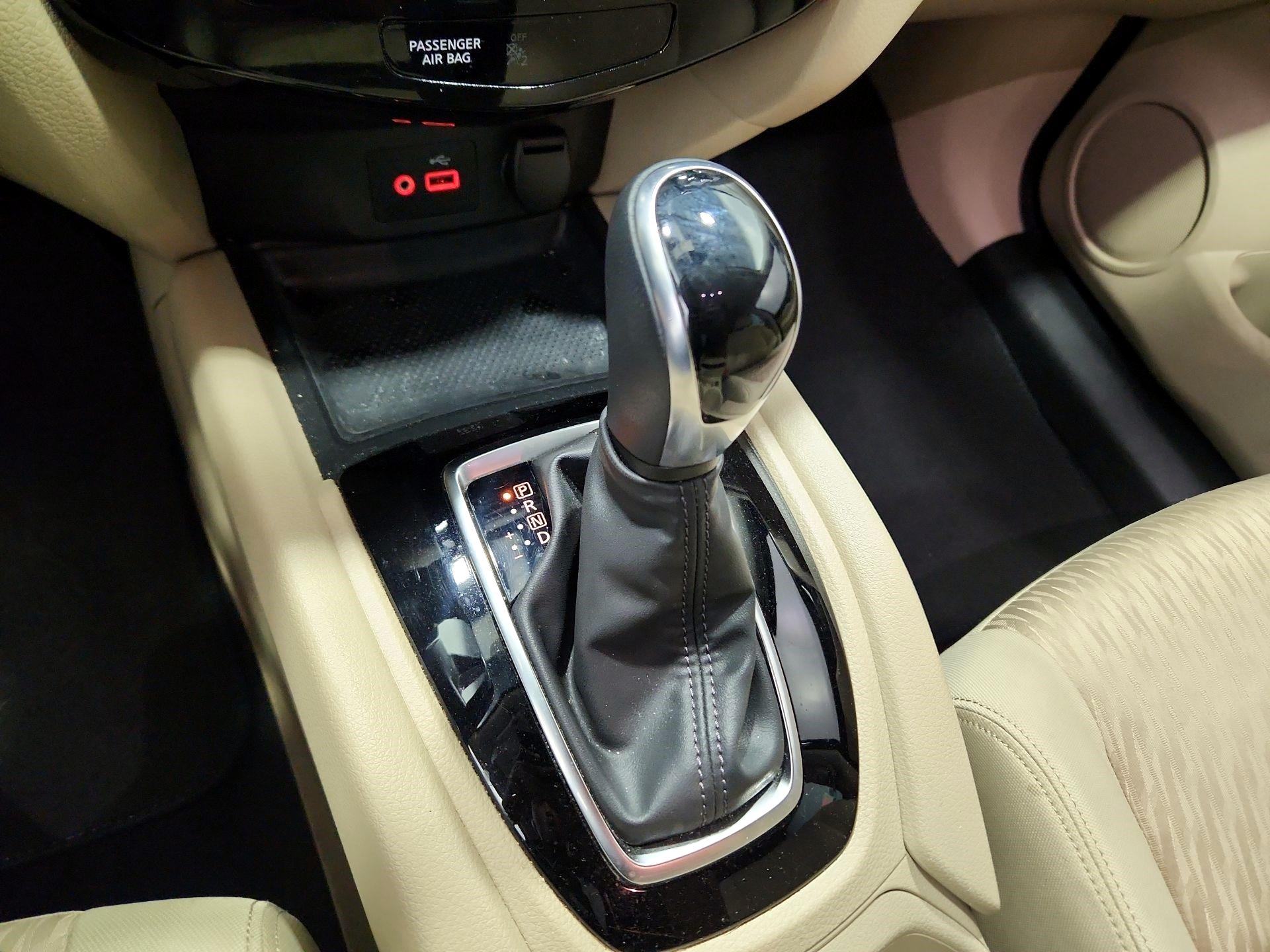 Thumbnail: 2020 Nissan Rogue - 17