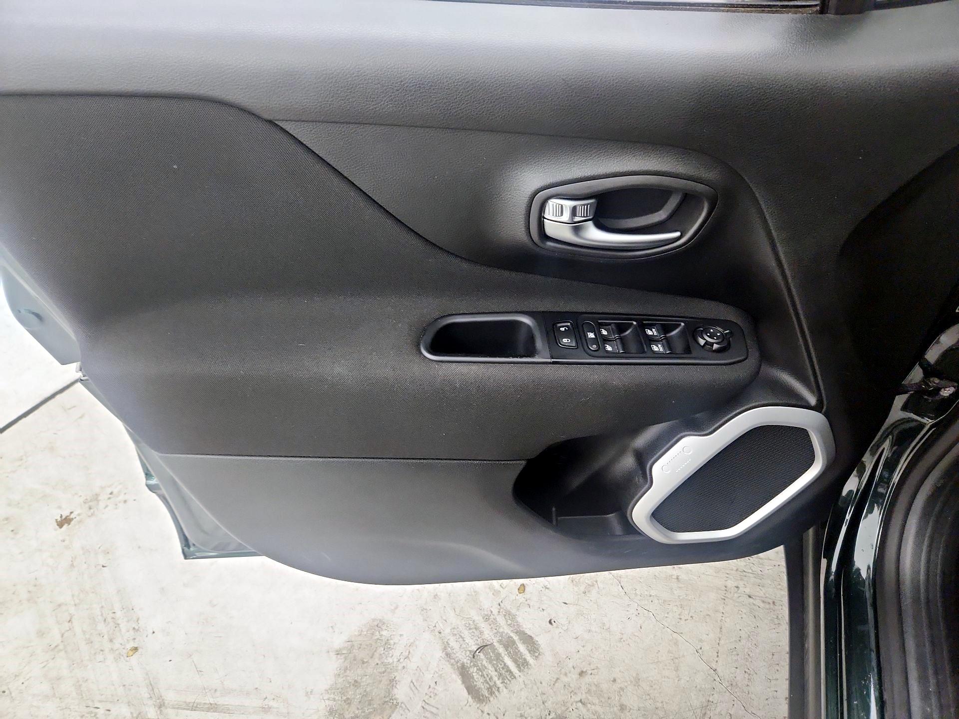Thumbnail: 2021 Jeep Renegade - 12