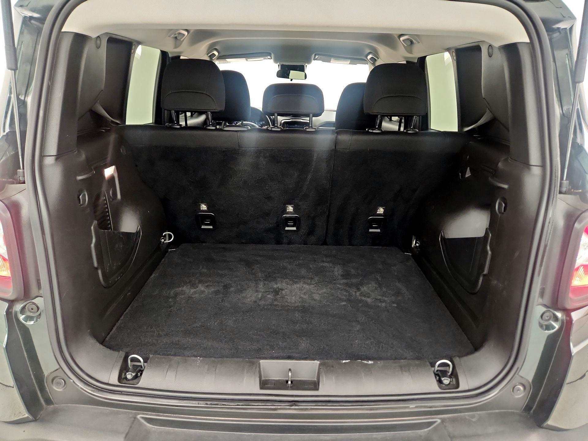 Thumbnail: 2021 Jeep Renegade - 20