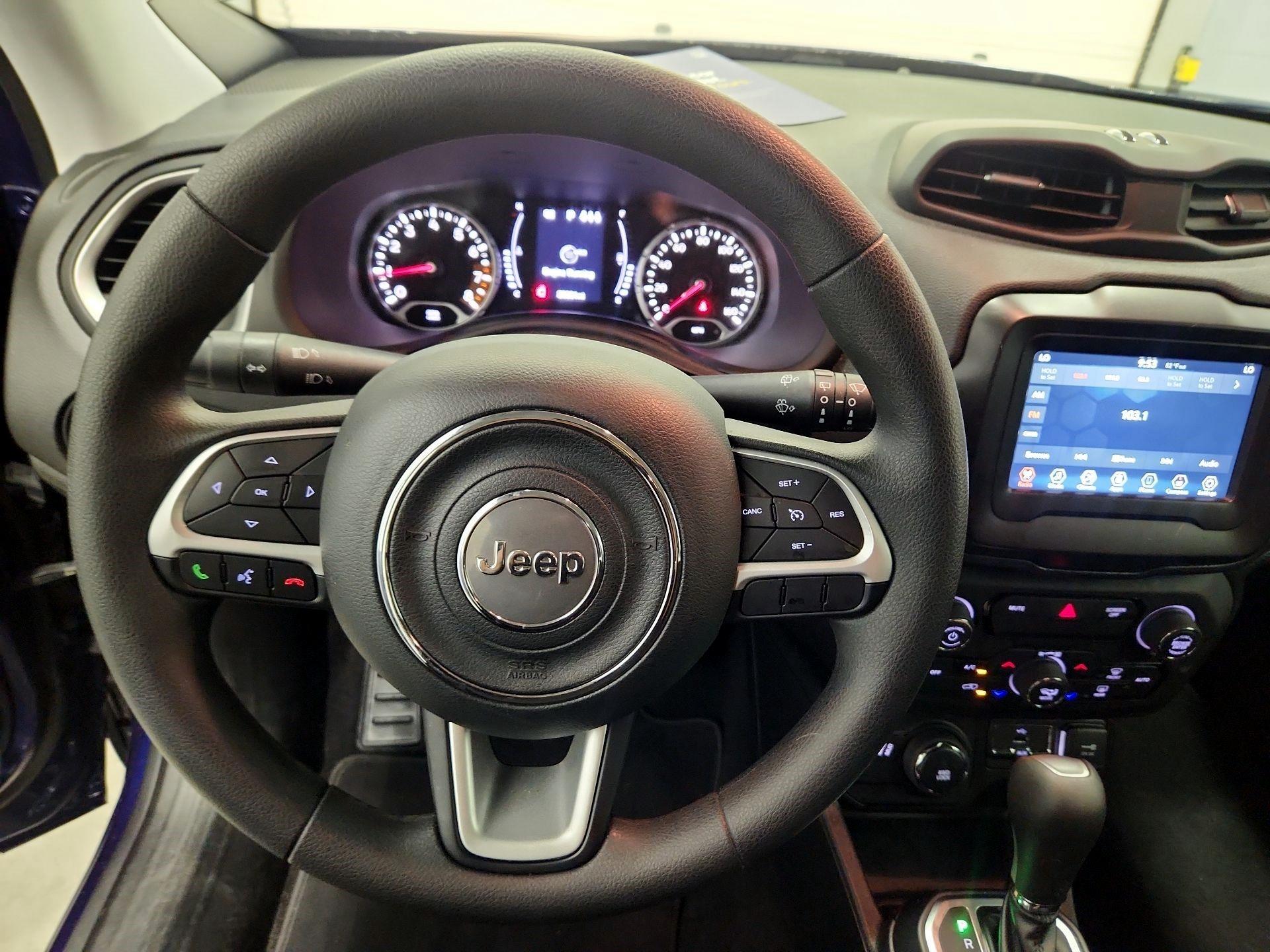 Thumbnail: 2019 Jeep Renegade - 10