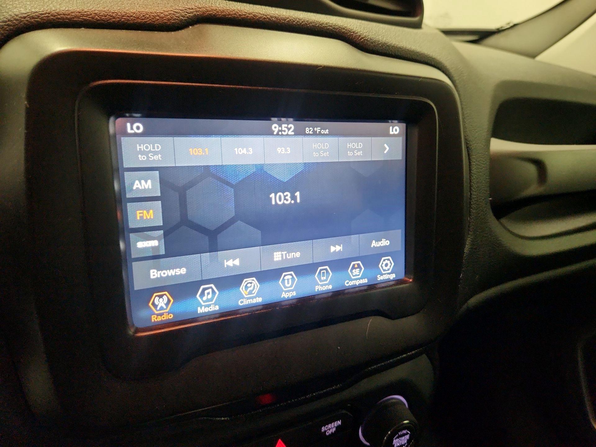 Thumbnail: 2019 Jeep Renegade - 15