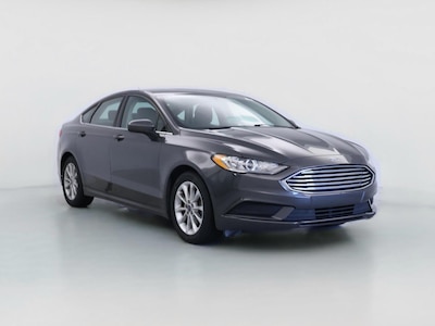 Gray 2017 Ford Fusion SE