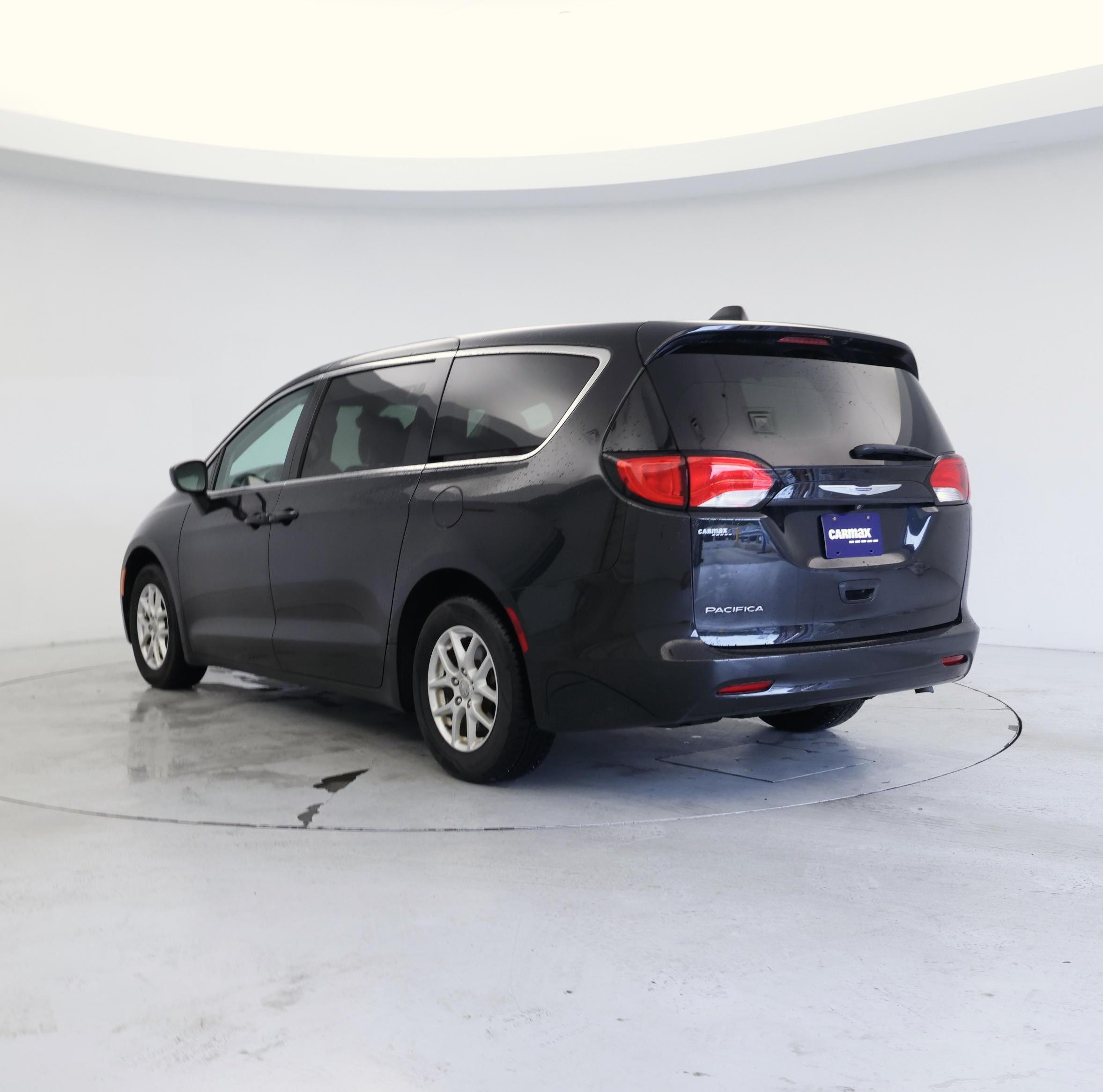 Thumbnail: 2017 Chrysler Pacifica - 2