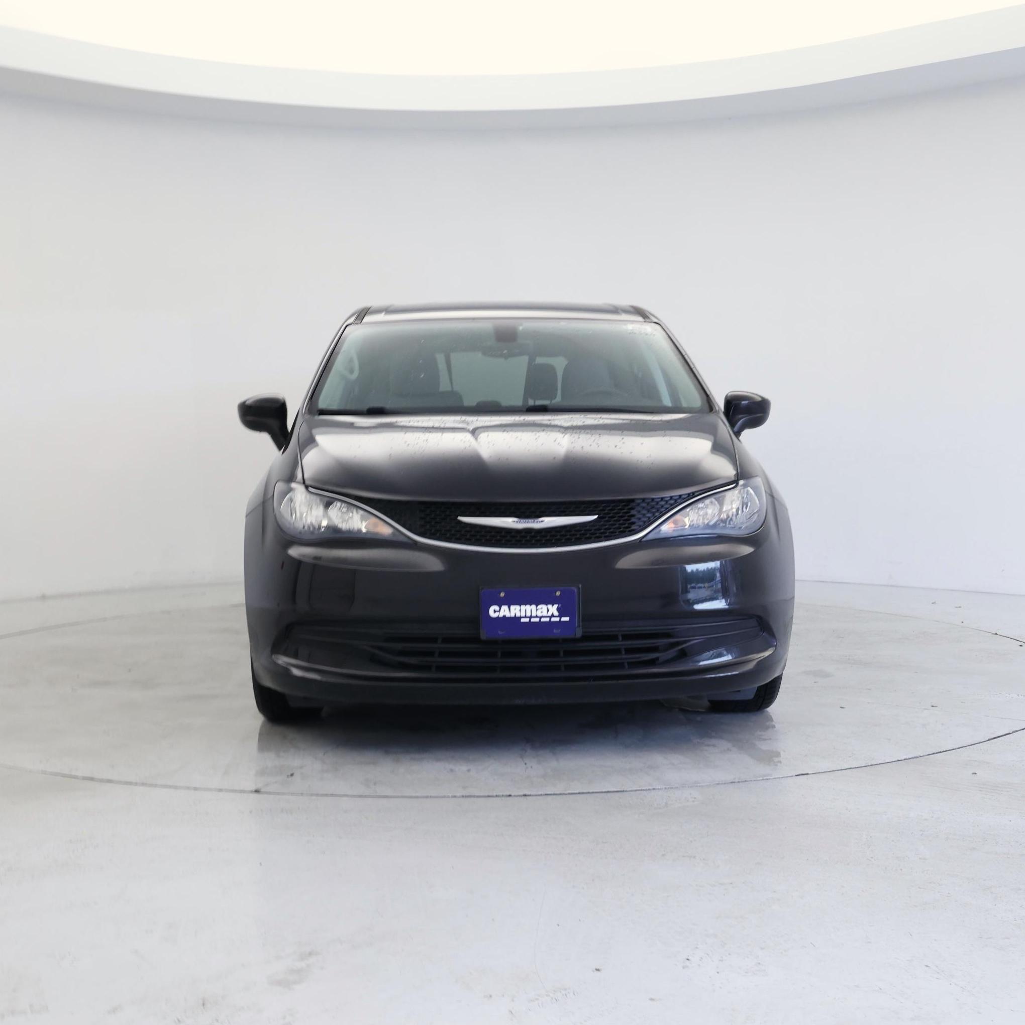 Thumbnail: 2017 Chrysler Pacifica - 5