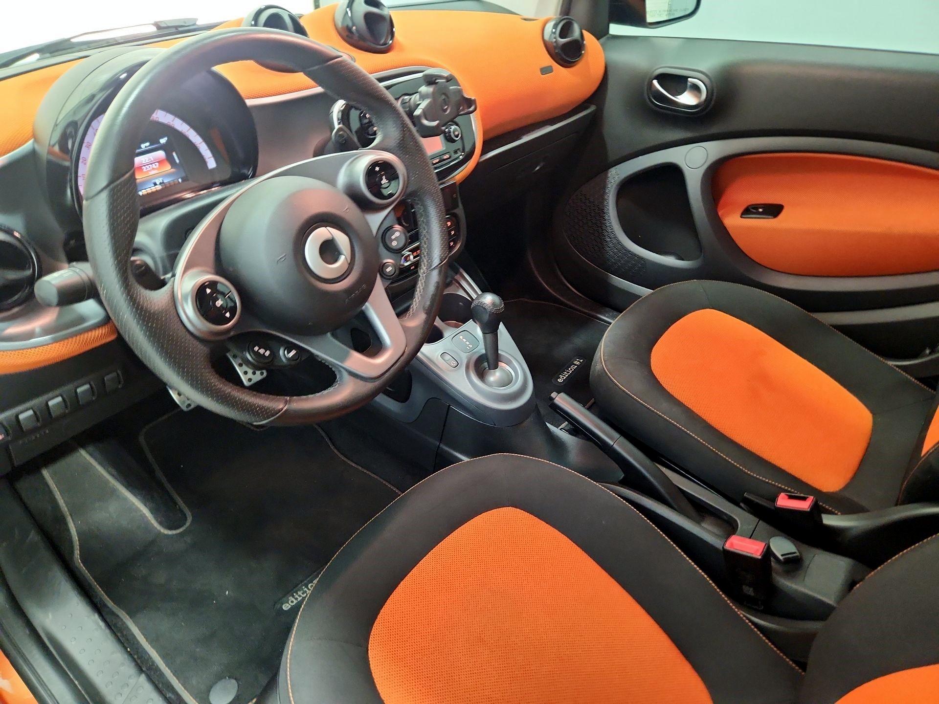 Thumbnail: 2016 smart fortwo - 11