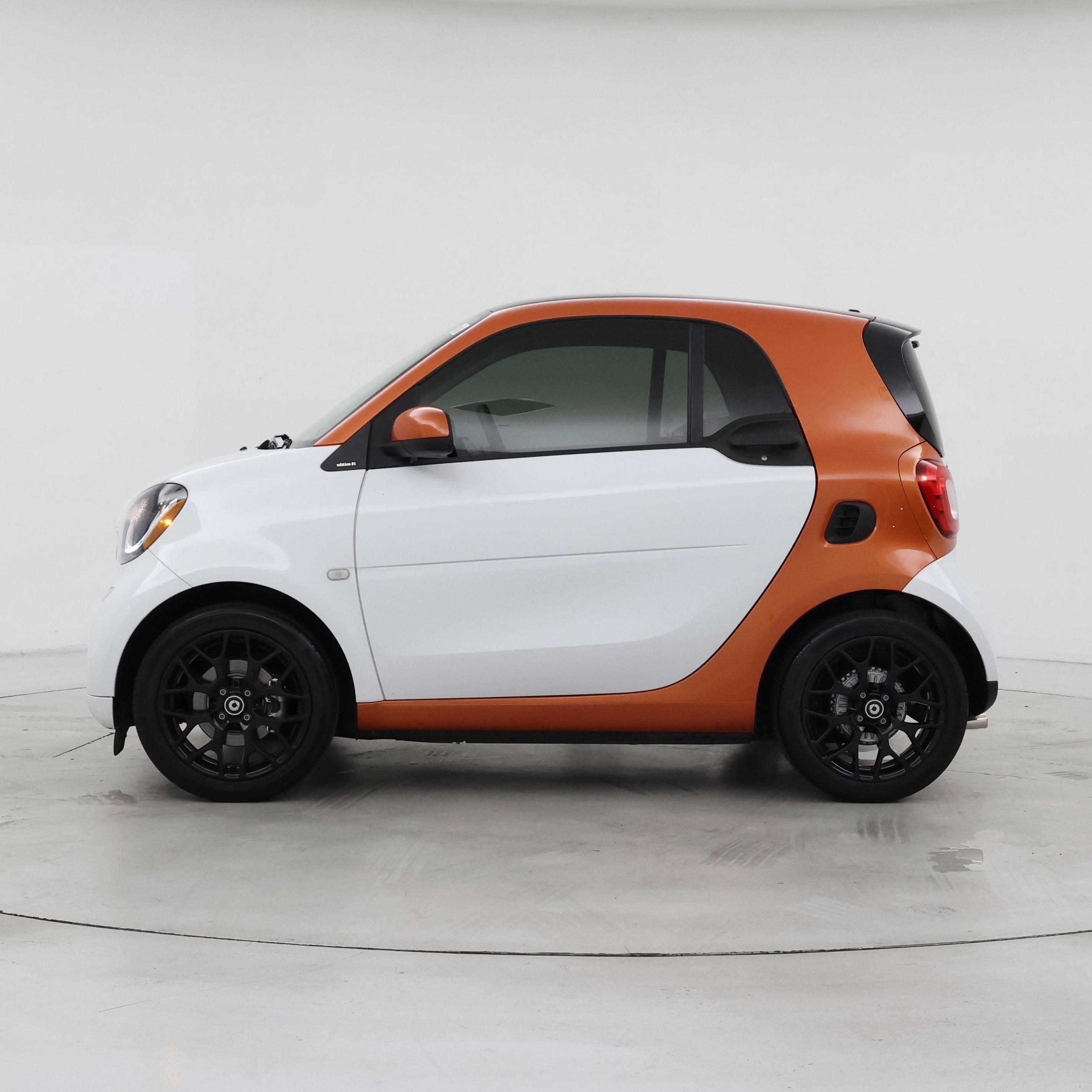 Thumbnail: 2016 smart fortwo - 3