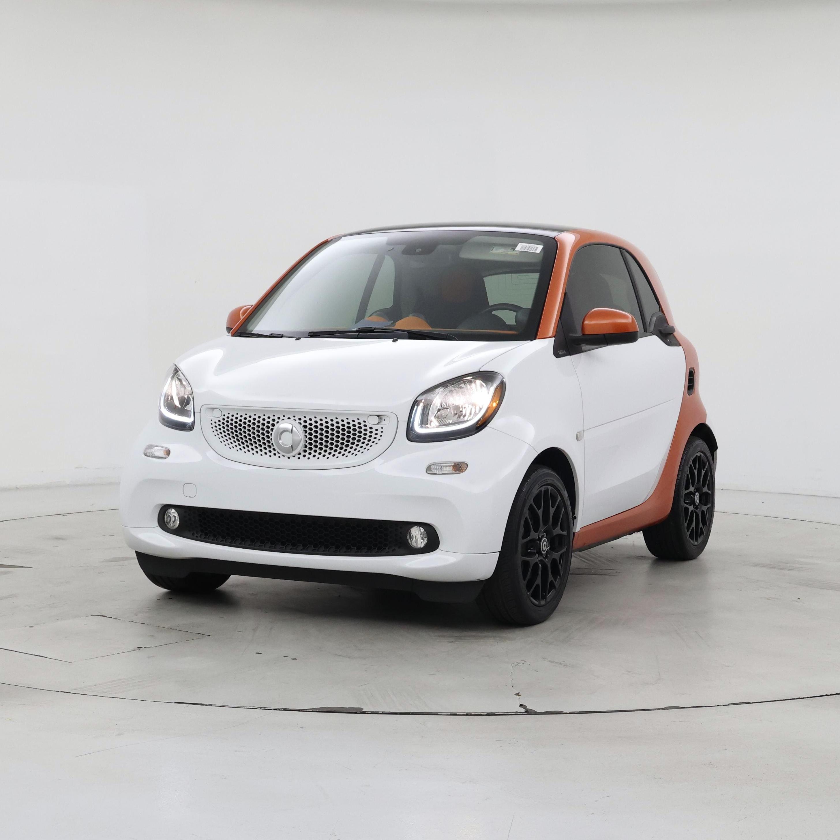 Thumbnail: 2016 smart fortwo - 4