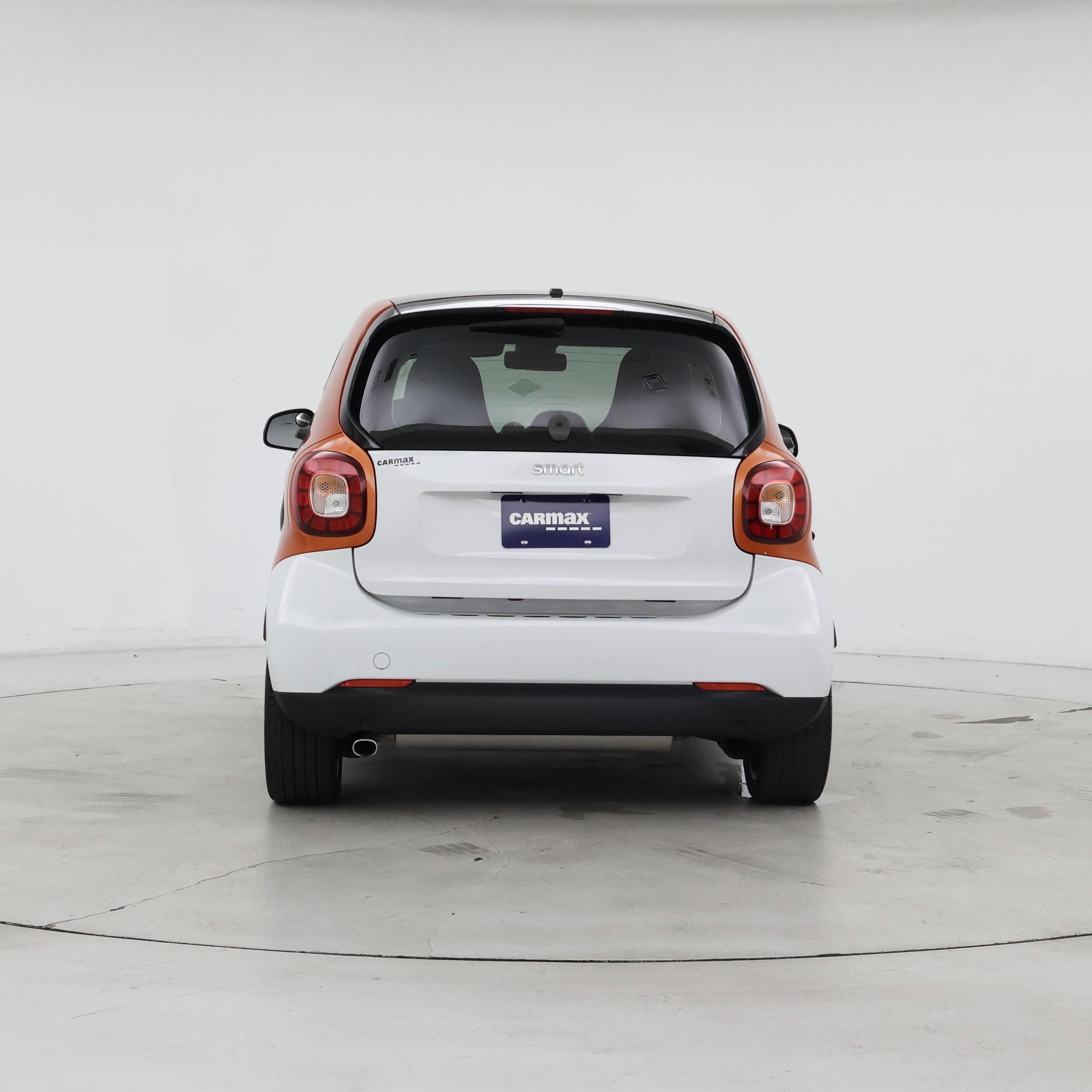 Thumbnail: 2016 smart fortwo - 6