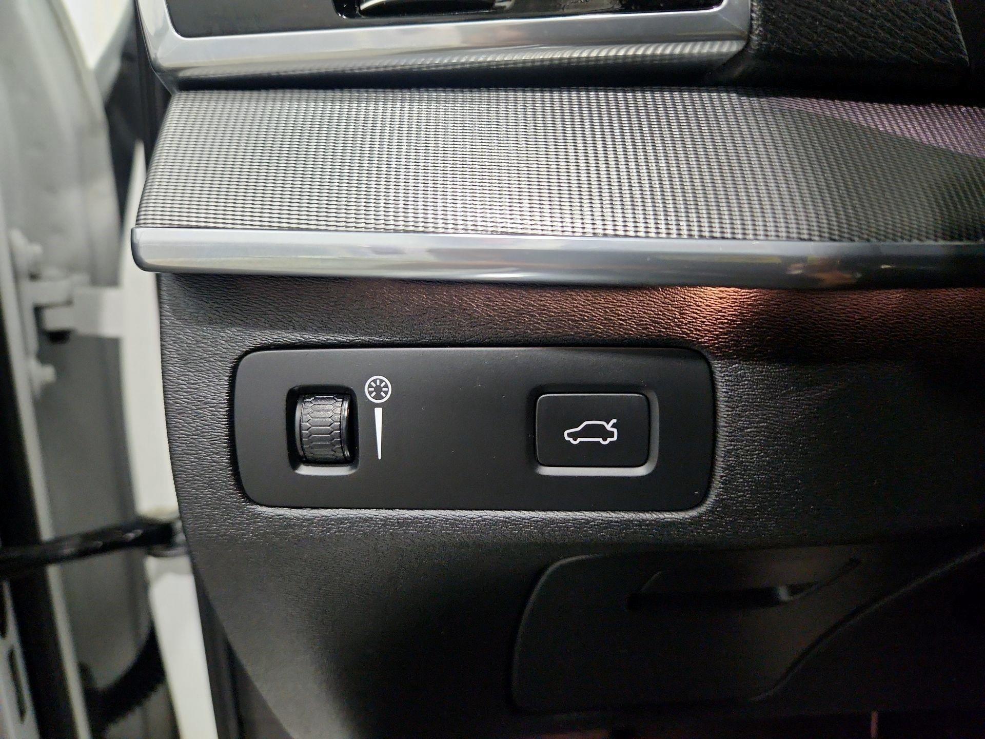 Thumbnail: 2018 Volvo XC90 - 13