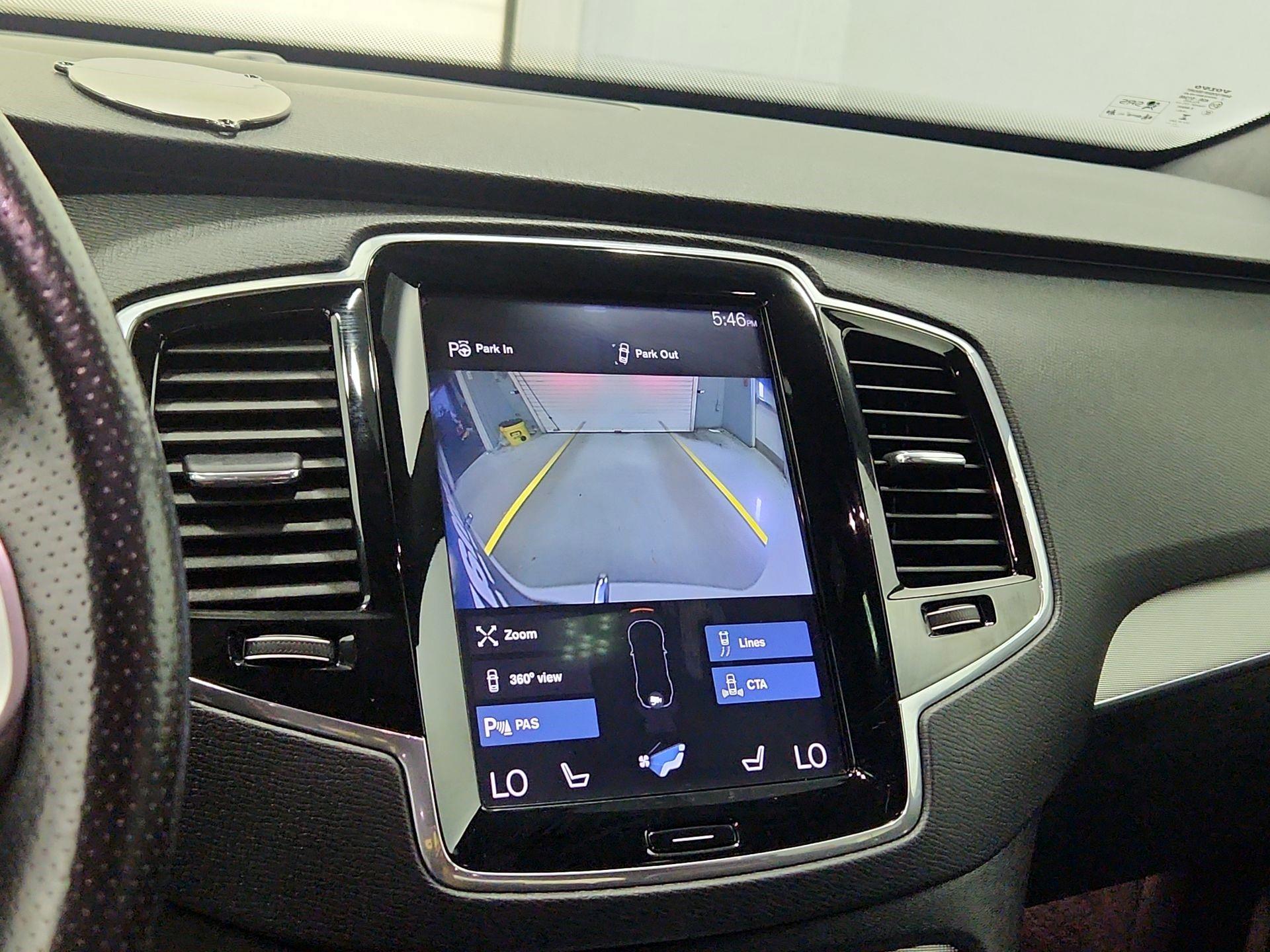 Thumbnail: 2018 Volvo XC90 - 14