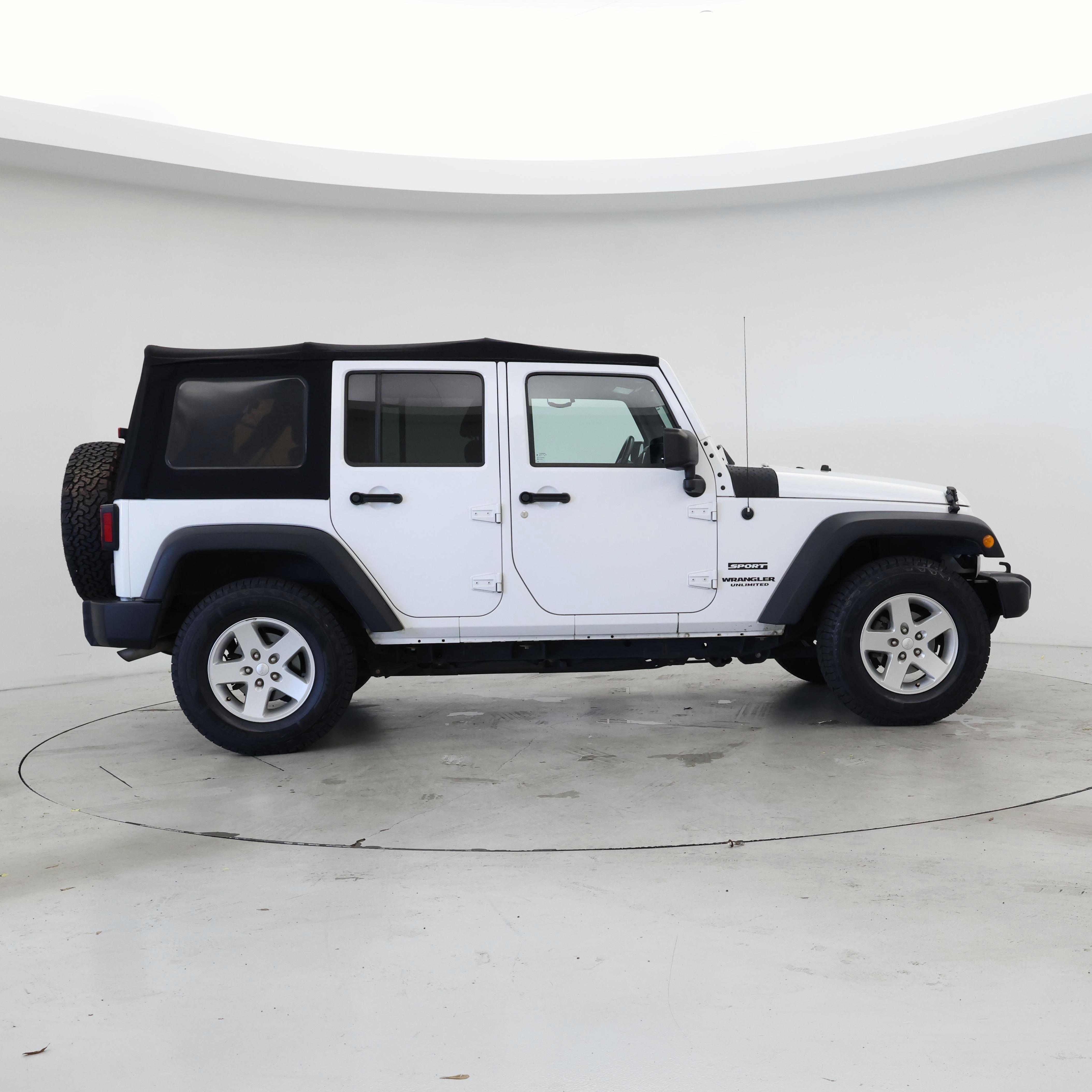 Thumbnail: 2016 Jeep Wrangler - 7