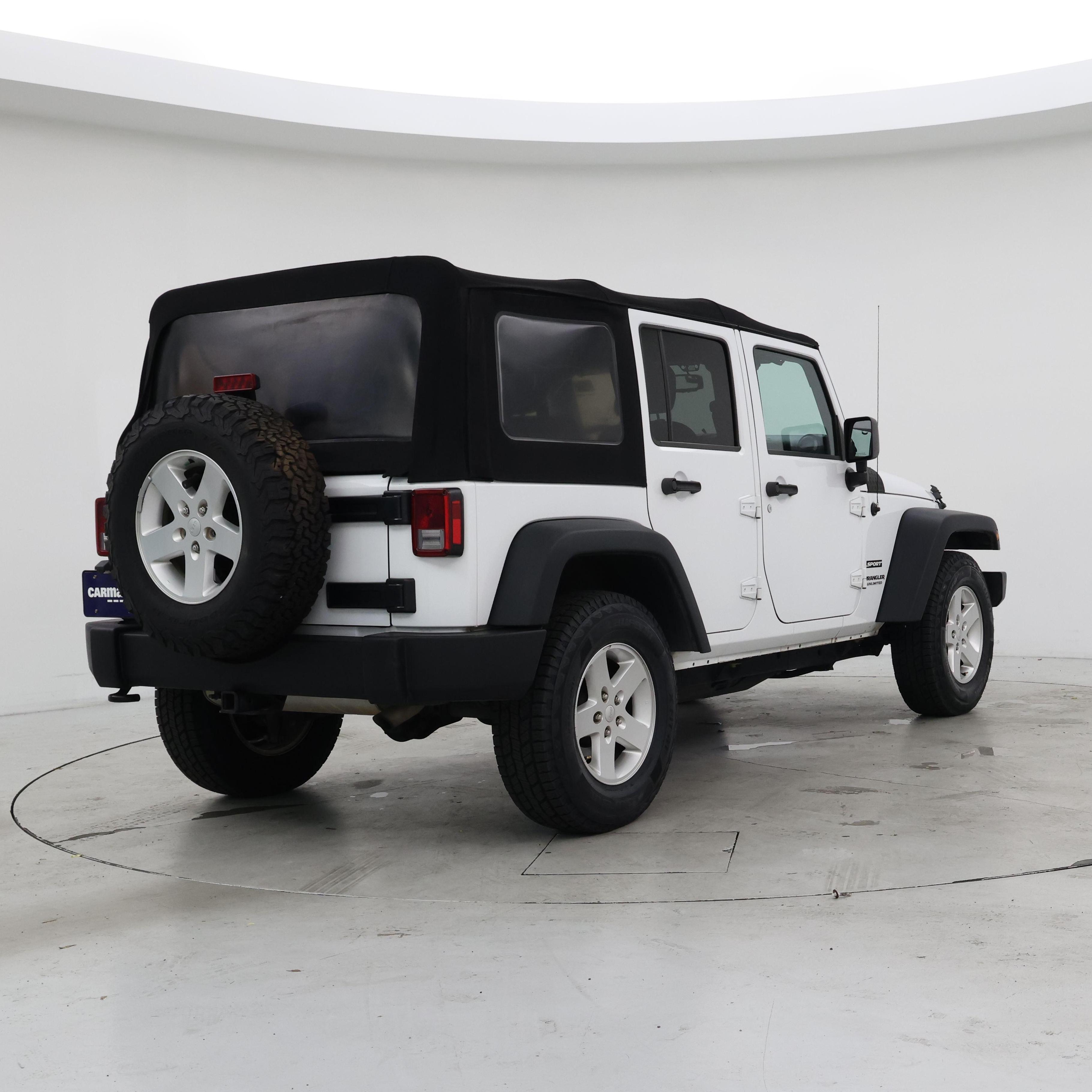 Thumbnail: 2016 Jeep Wrangler - 8