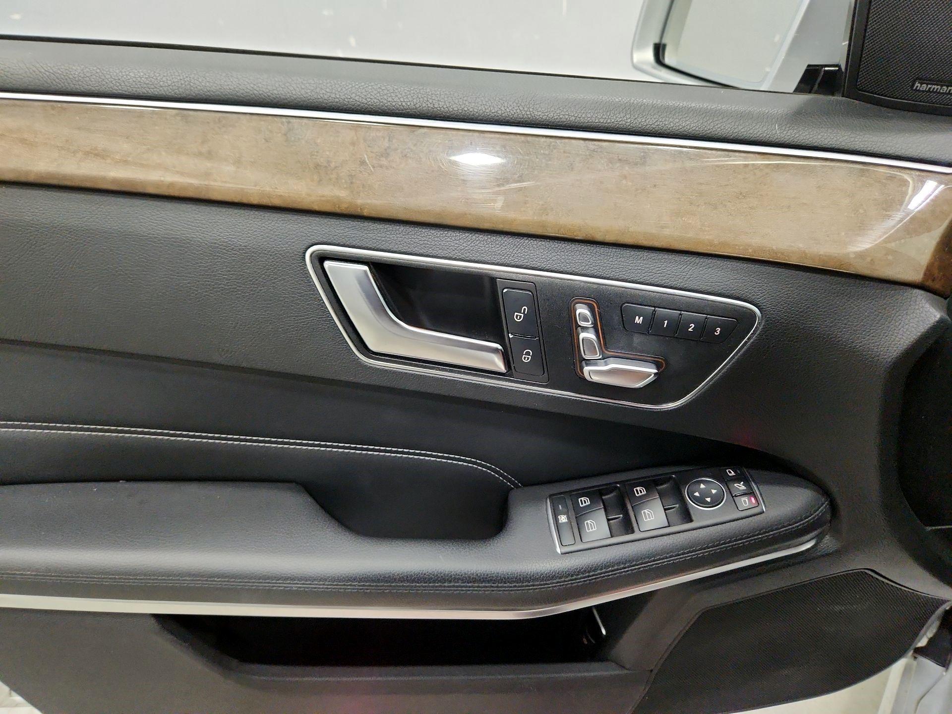 Thumbnail: 2016 Mercedes-Benz E-Class - 12