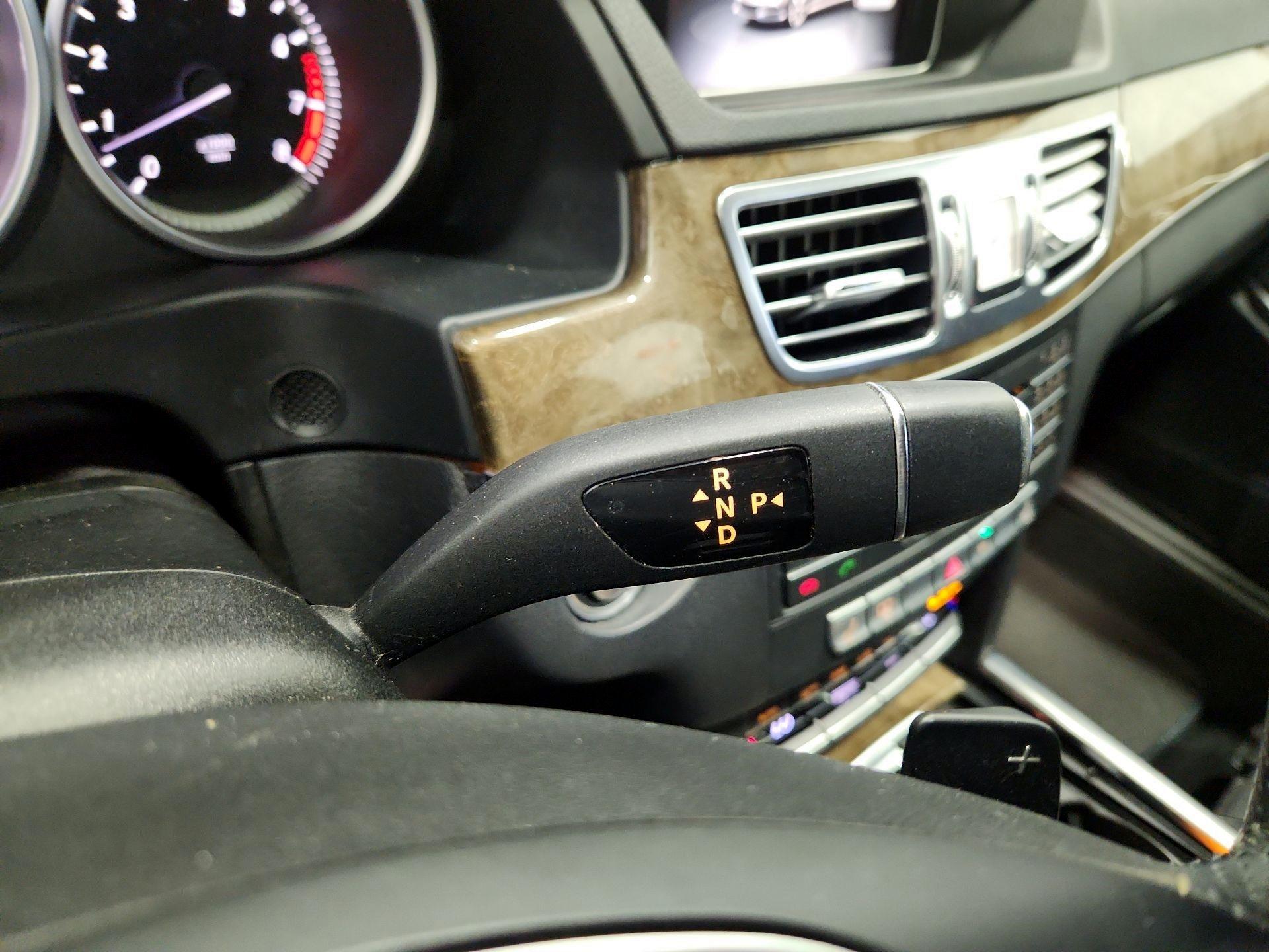 Thumbnail: 2016 Mercedes-Benz E-Class - 17