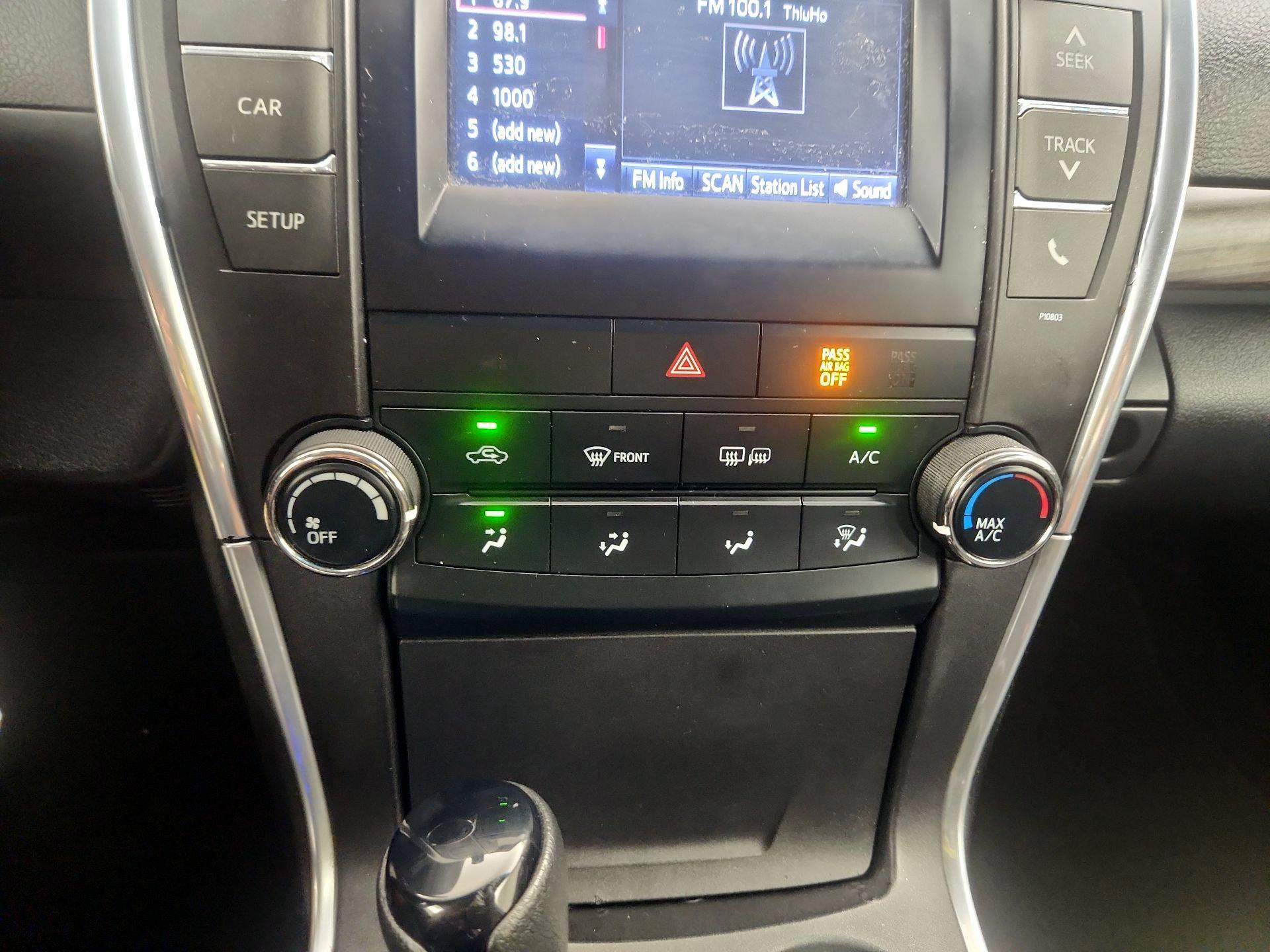 Thumbnail: 2015 Toyota Camry - 14