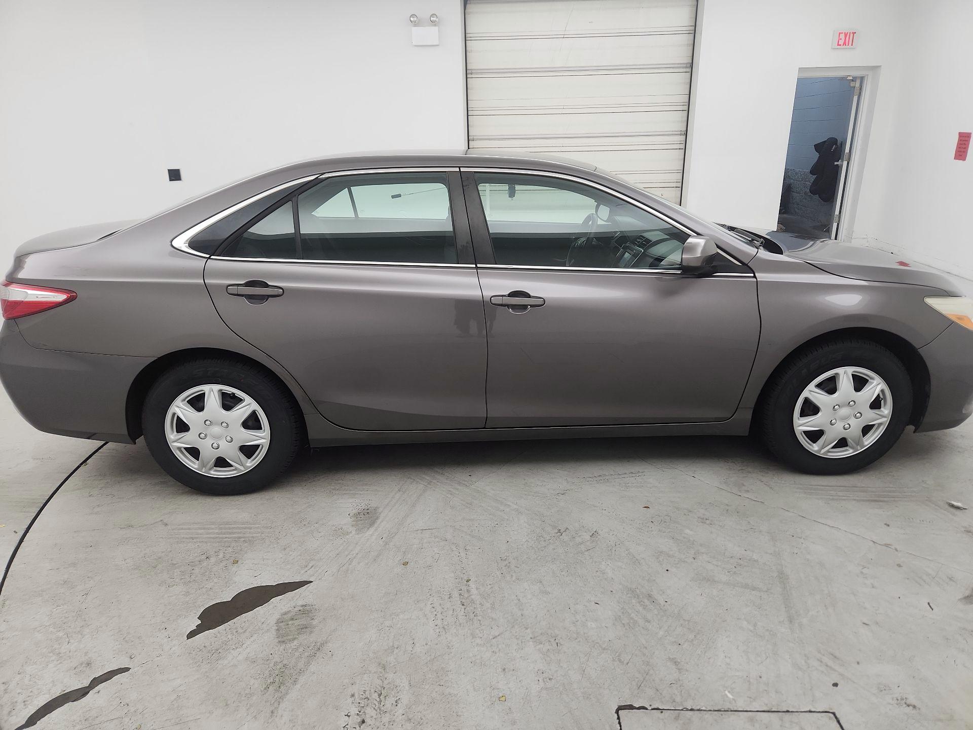 Thumbnail: 2015 Toyota Camry - 4