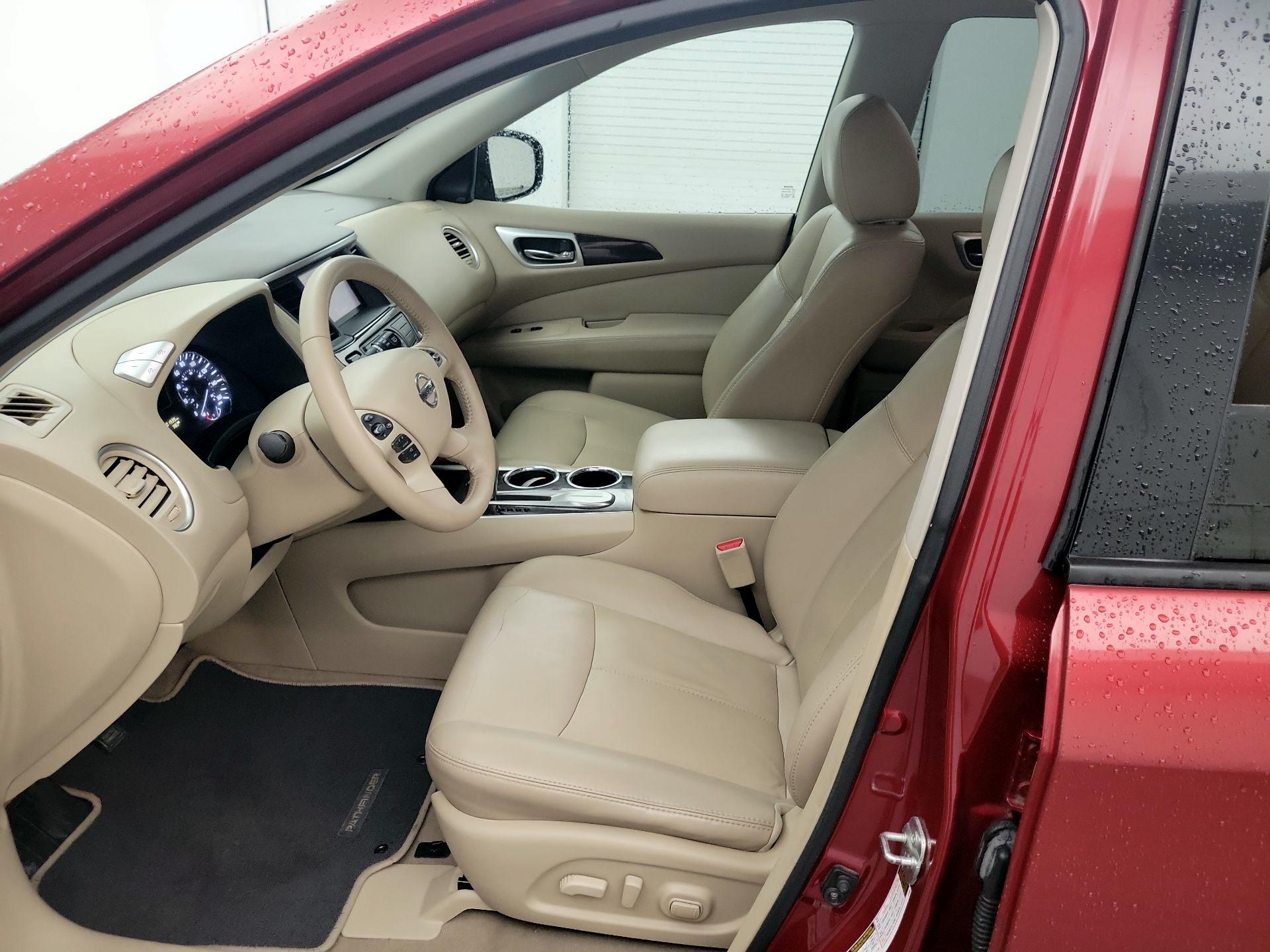 Thumbnail: 2015 Nissan Pathfinder - 11