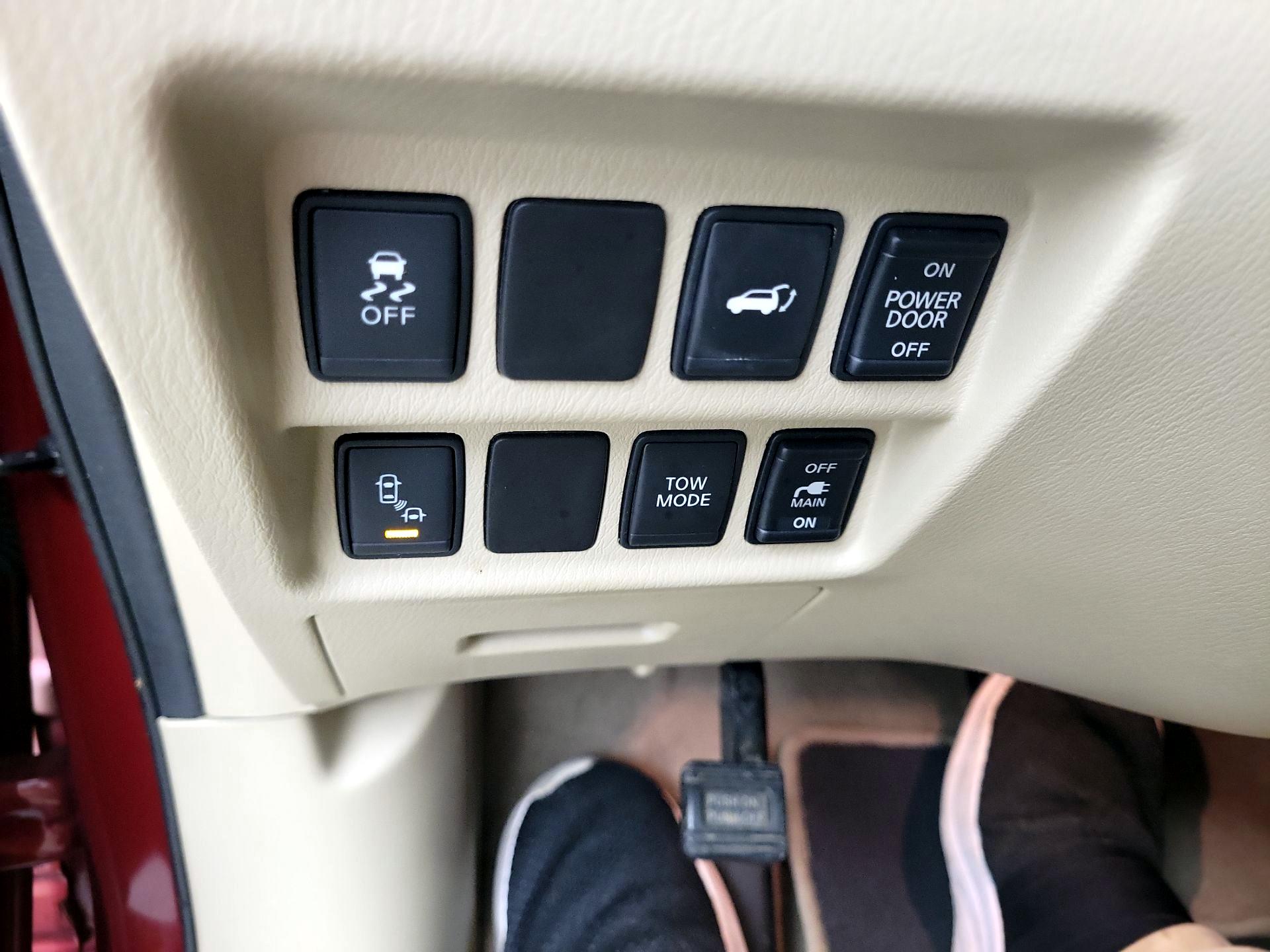 Thumbnail: 2015 Nissan Pathfinder - 13