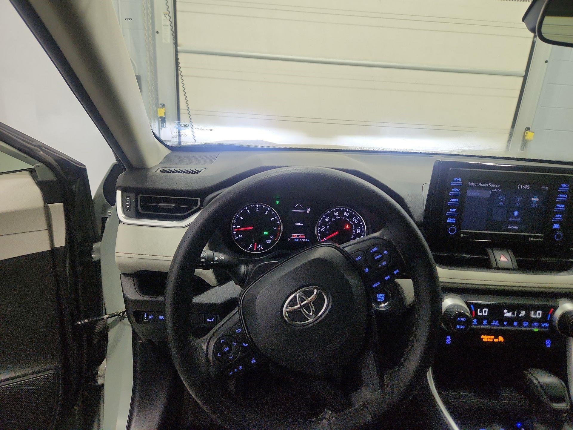 Thumbnail: 2020 Toyota RAV4 - 10