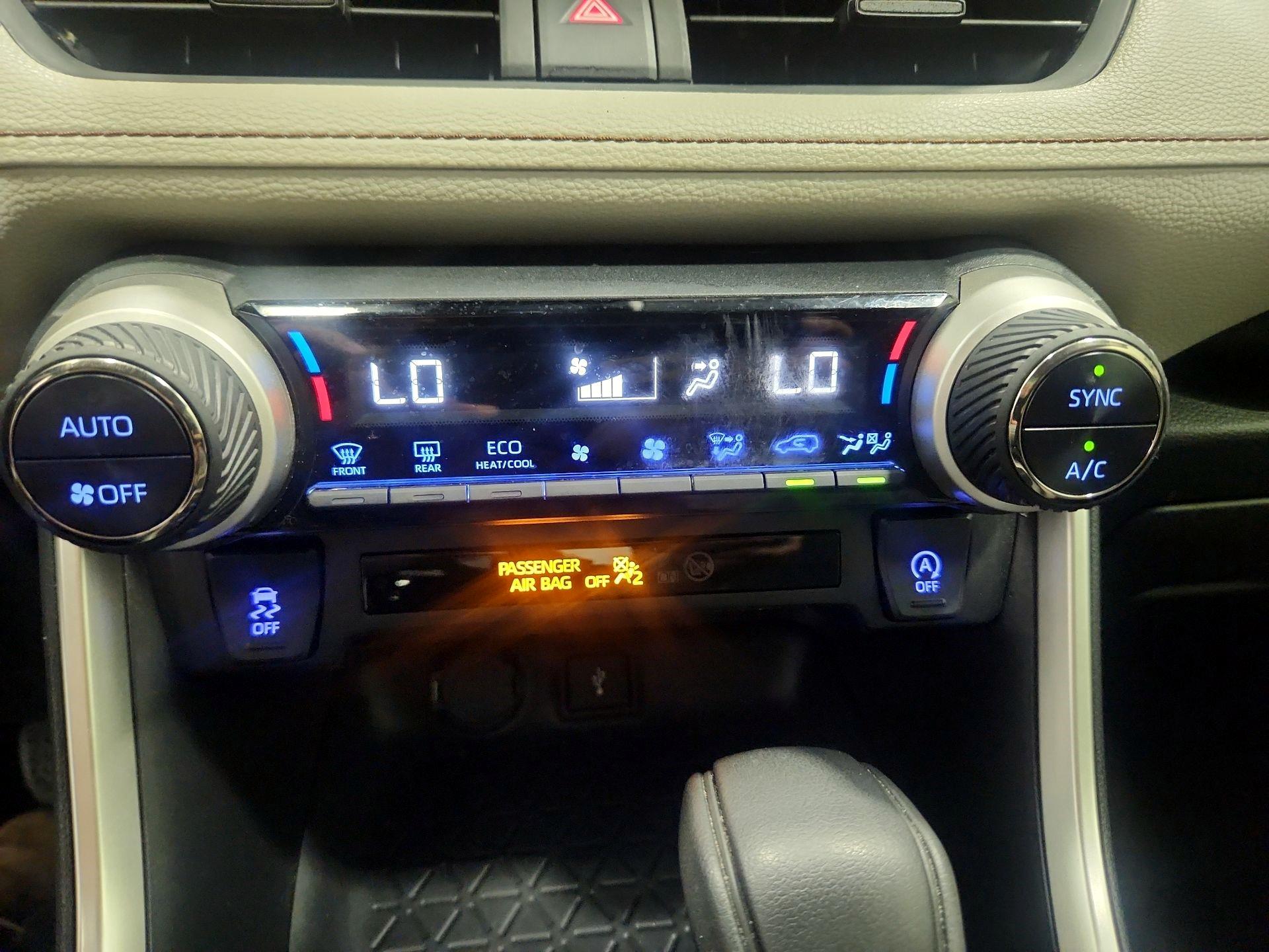 Thumbnail: 2020 Toyota RAV4 - 16