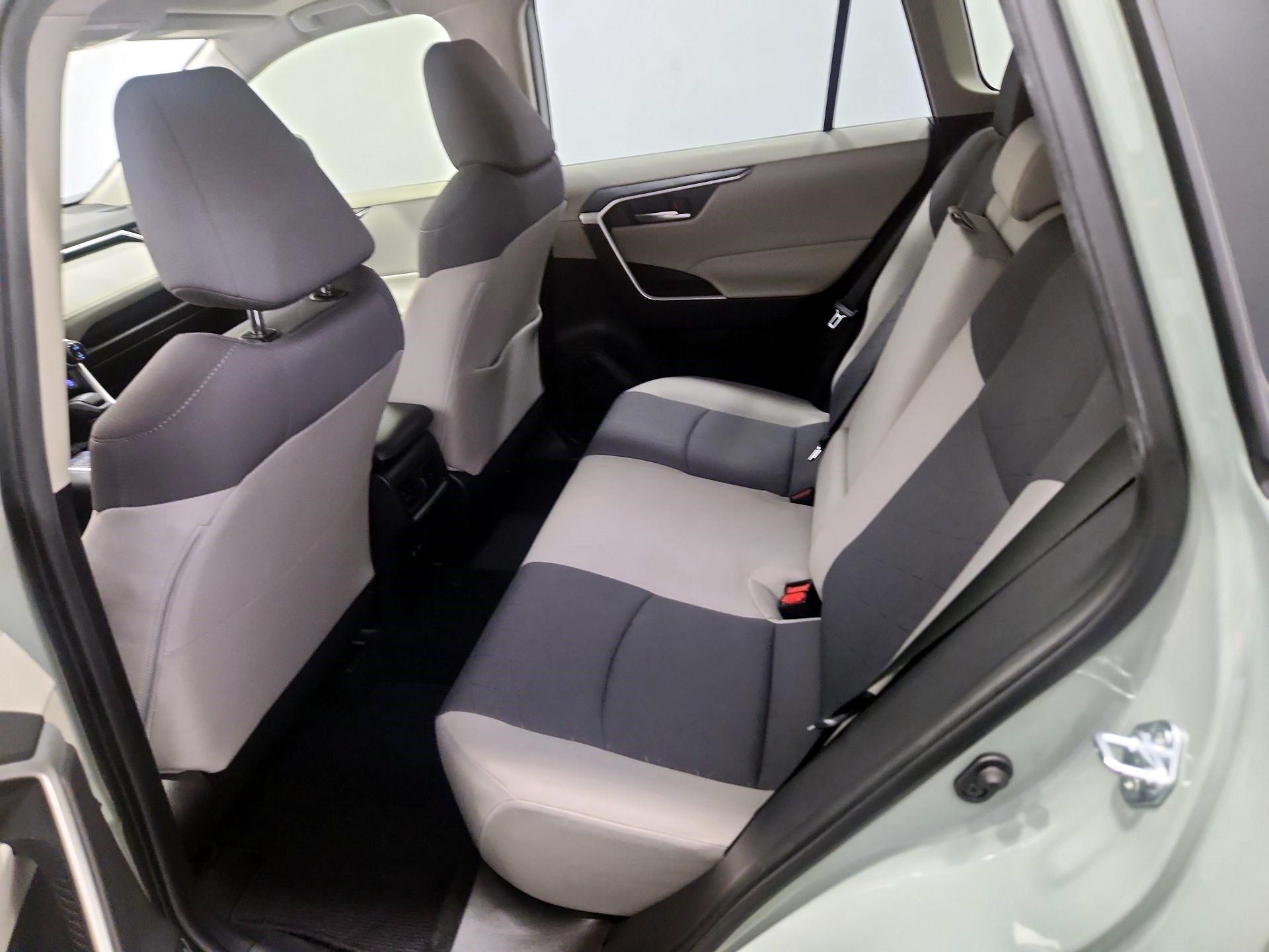 Thumbnail: 2020 Toyota RAV4 - 19