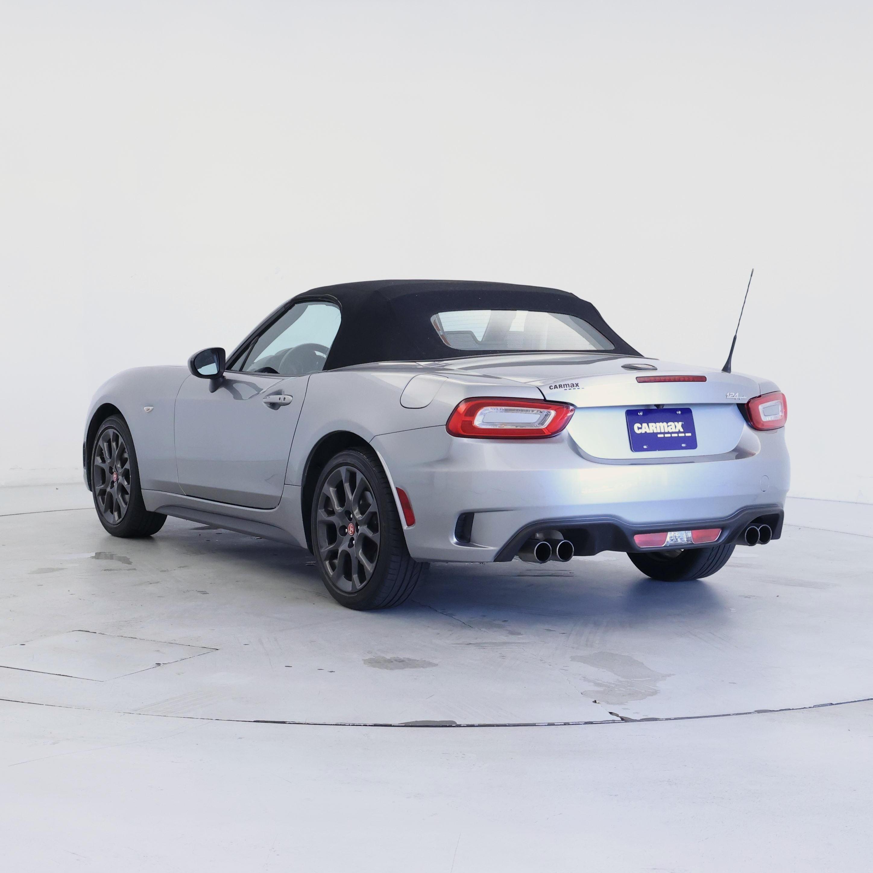 Thumbnail: 2017 Fiat 124 Spider - 2