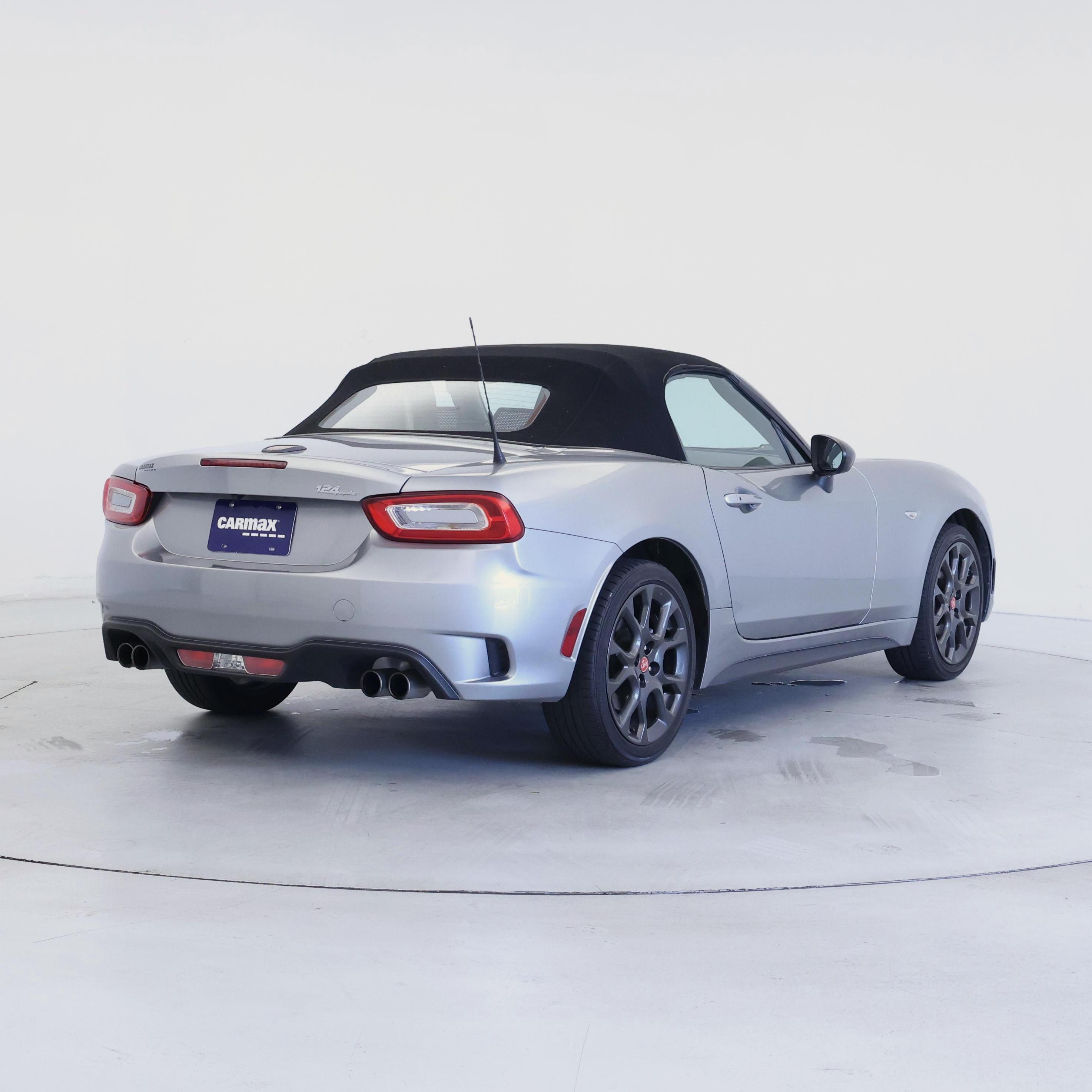 Thumbnail: 2017 Fiat 124 Spider - 8