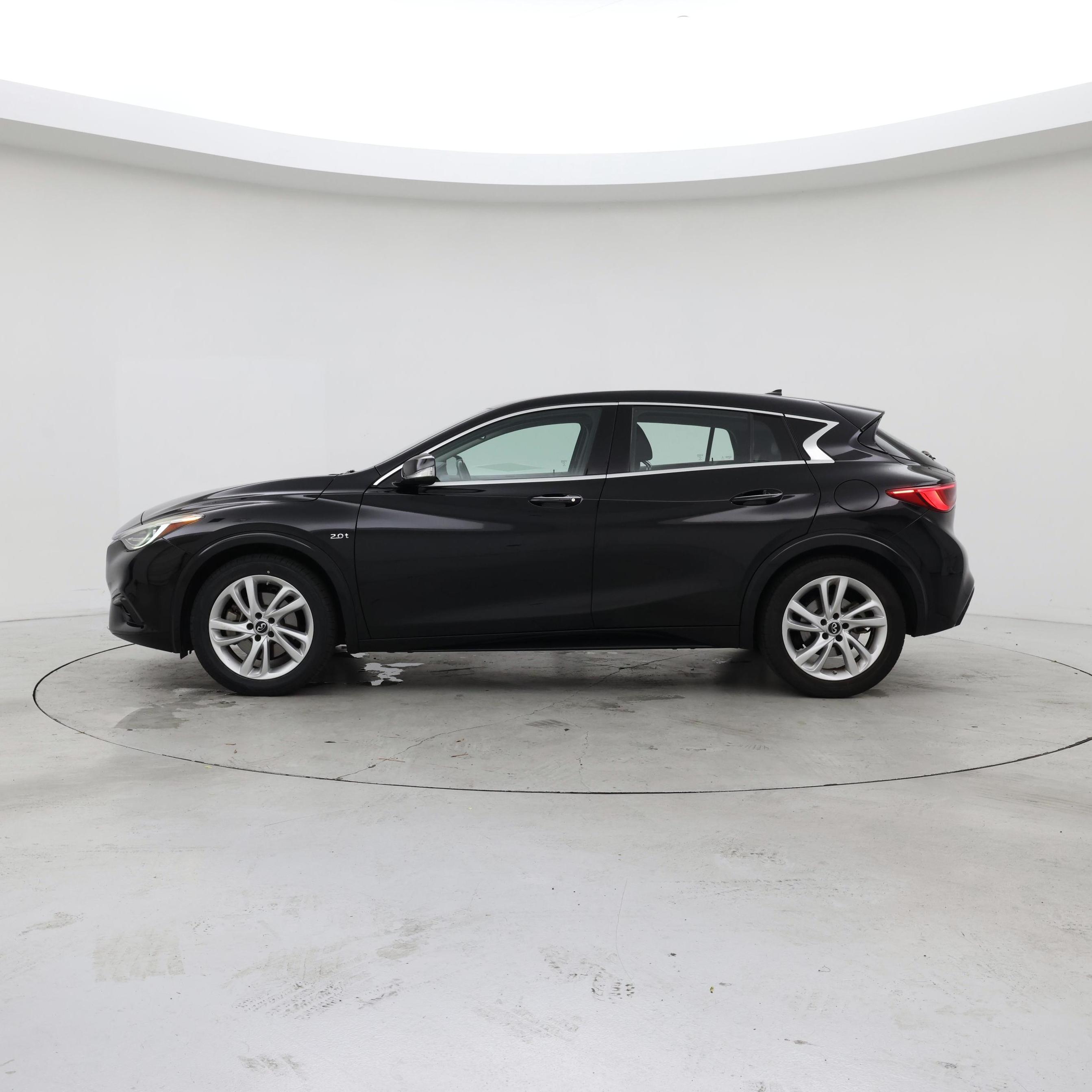 Thumbnail: 2018 INFINITI QX30 - 3